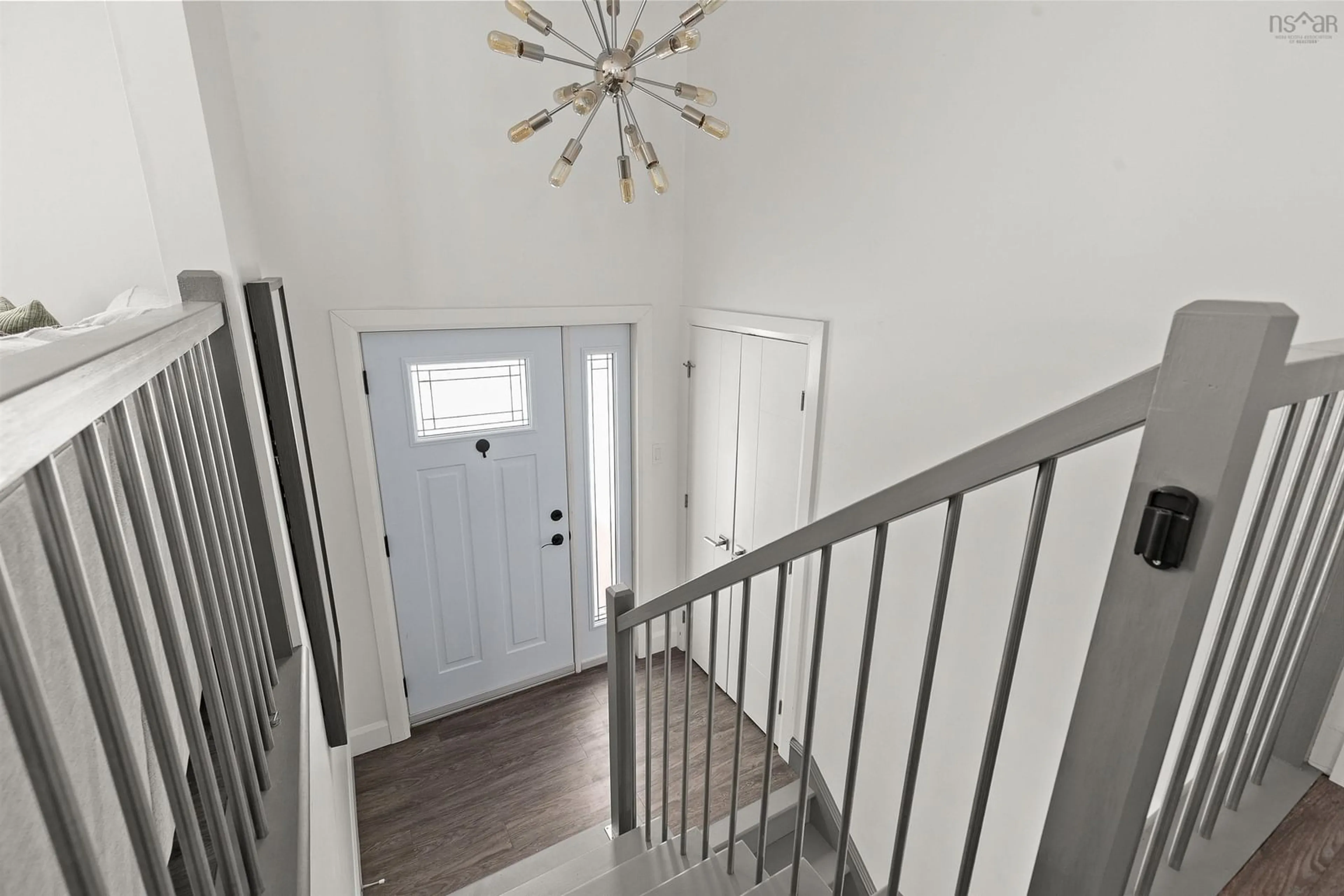 Indoor entryway for 212 Howe Ave, Fall River Nova Scotia B2T 1H7