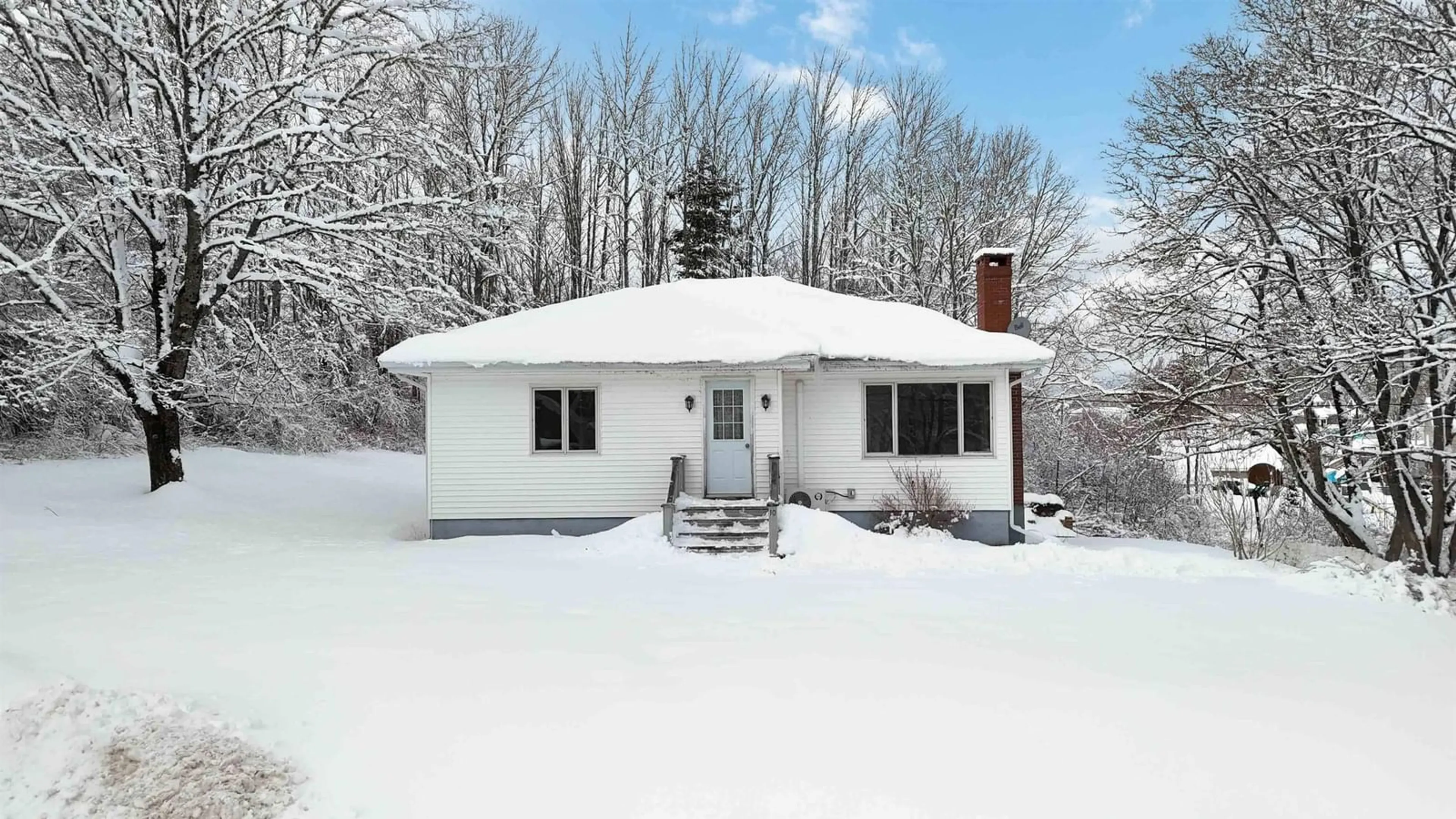 Home with vinyl exterior material, street for 10 West Caledonia Rd, Caledonia Nova Scotia B0T 1B0