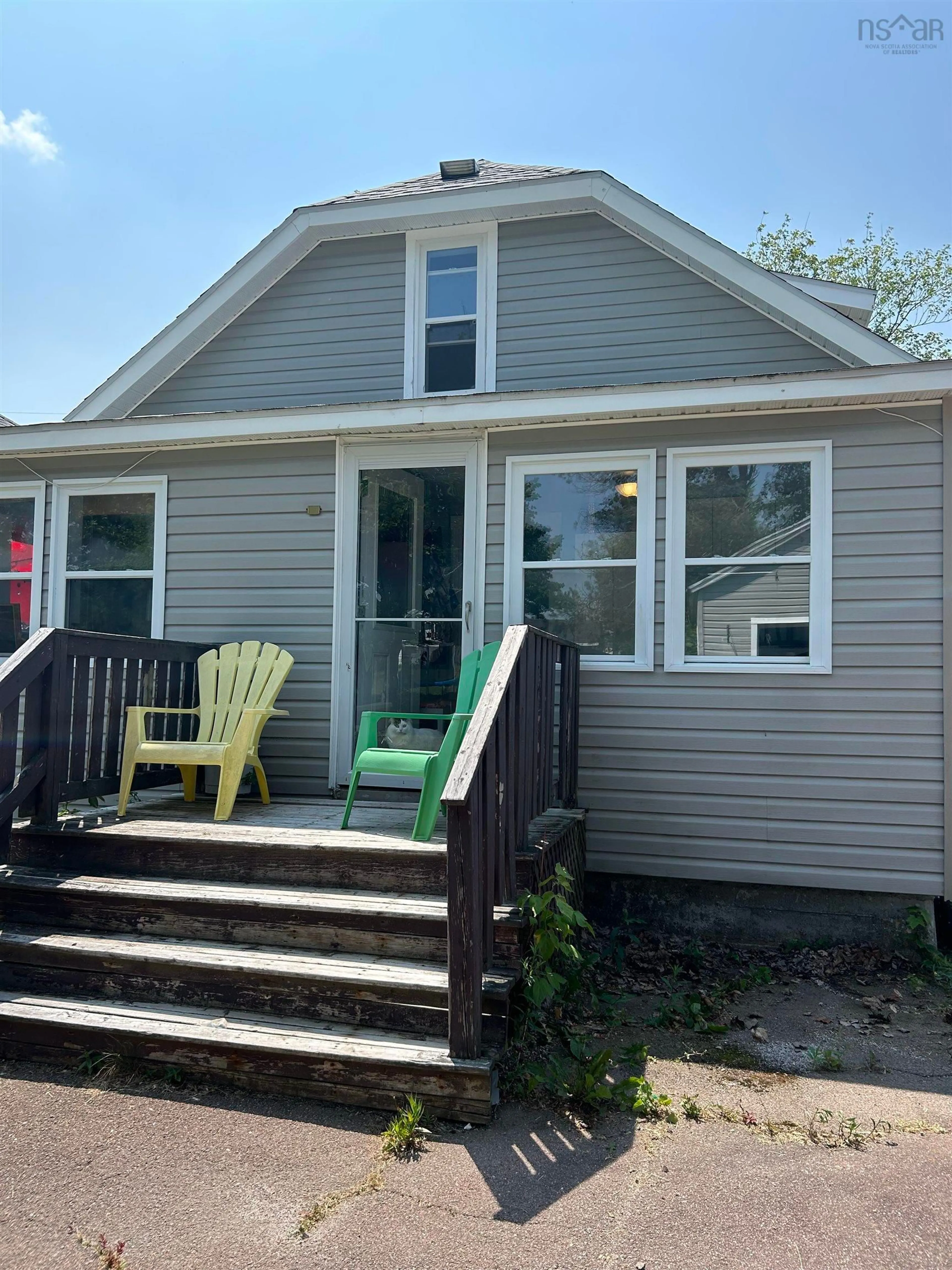 Home with vinyl exterior material, street for 84 Mcfarlane St, Springhill Nova Scotia B0M 1X0