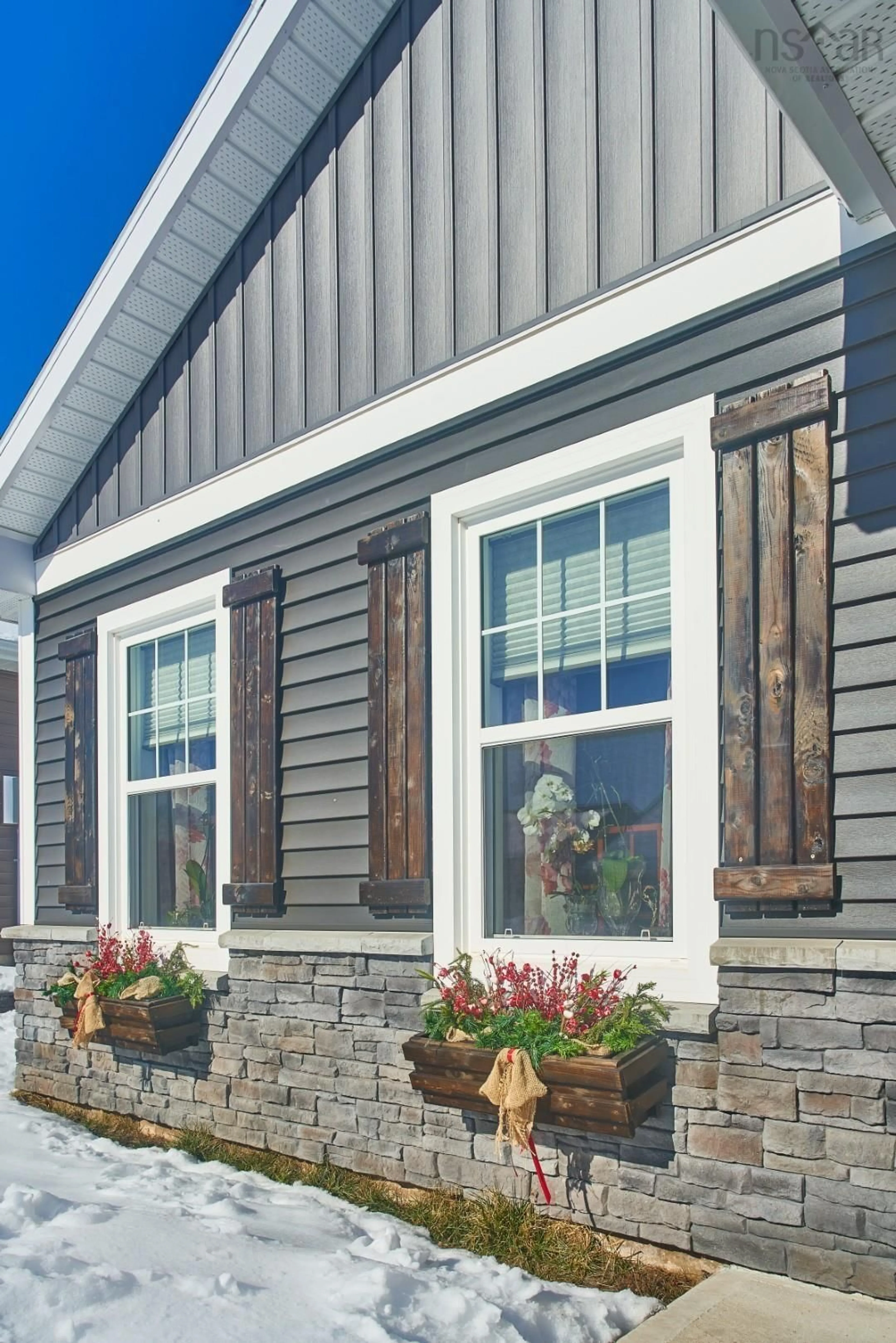 Home with vinyl exterior material, unknown for 22 Leaside Court, Port Williams Nova Scotia B0P 1T0