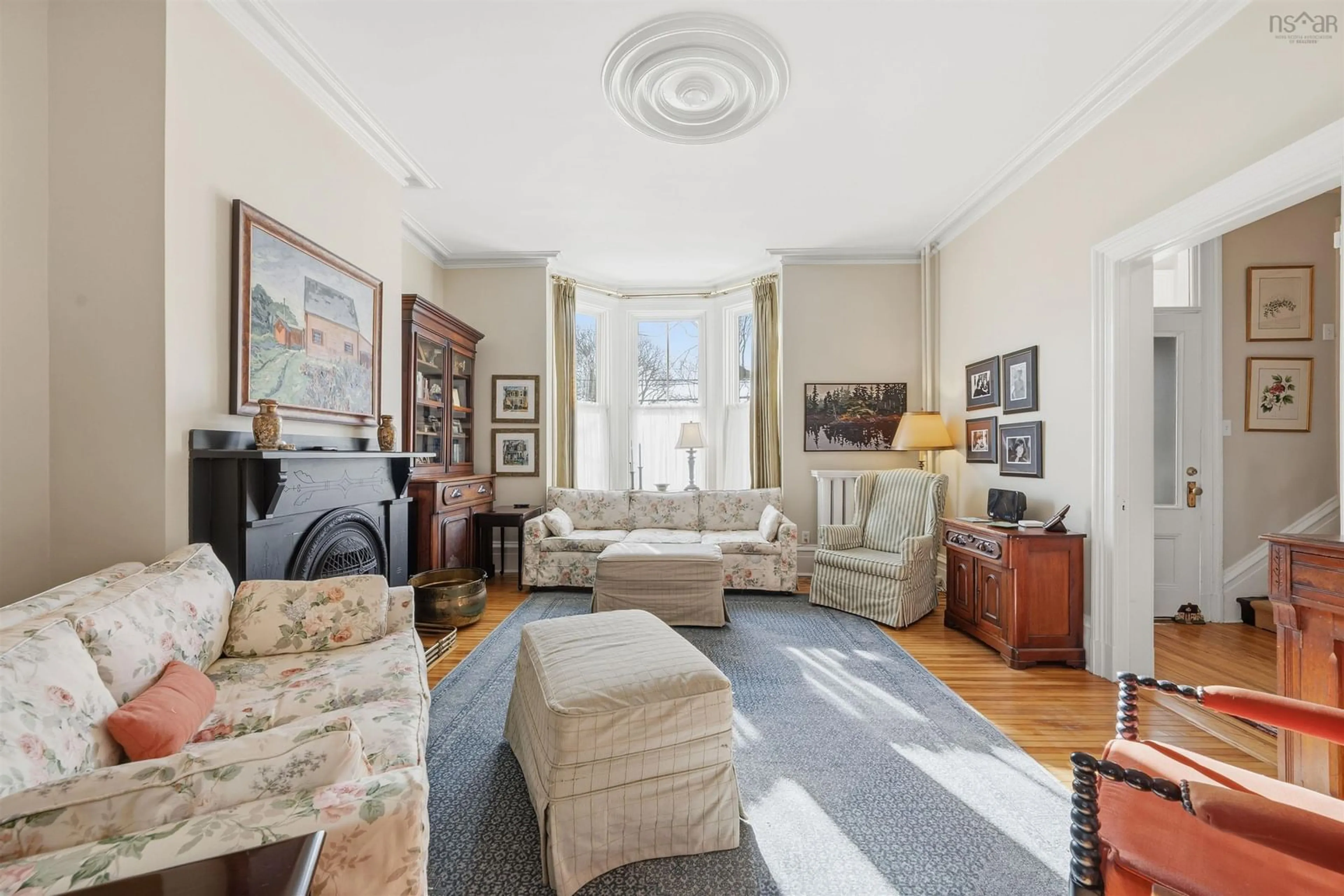 Living room with furniture, unknown for 6051 South St, Halifax Nova Scotia B3H 1S9