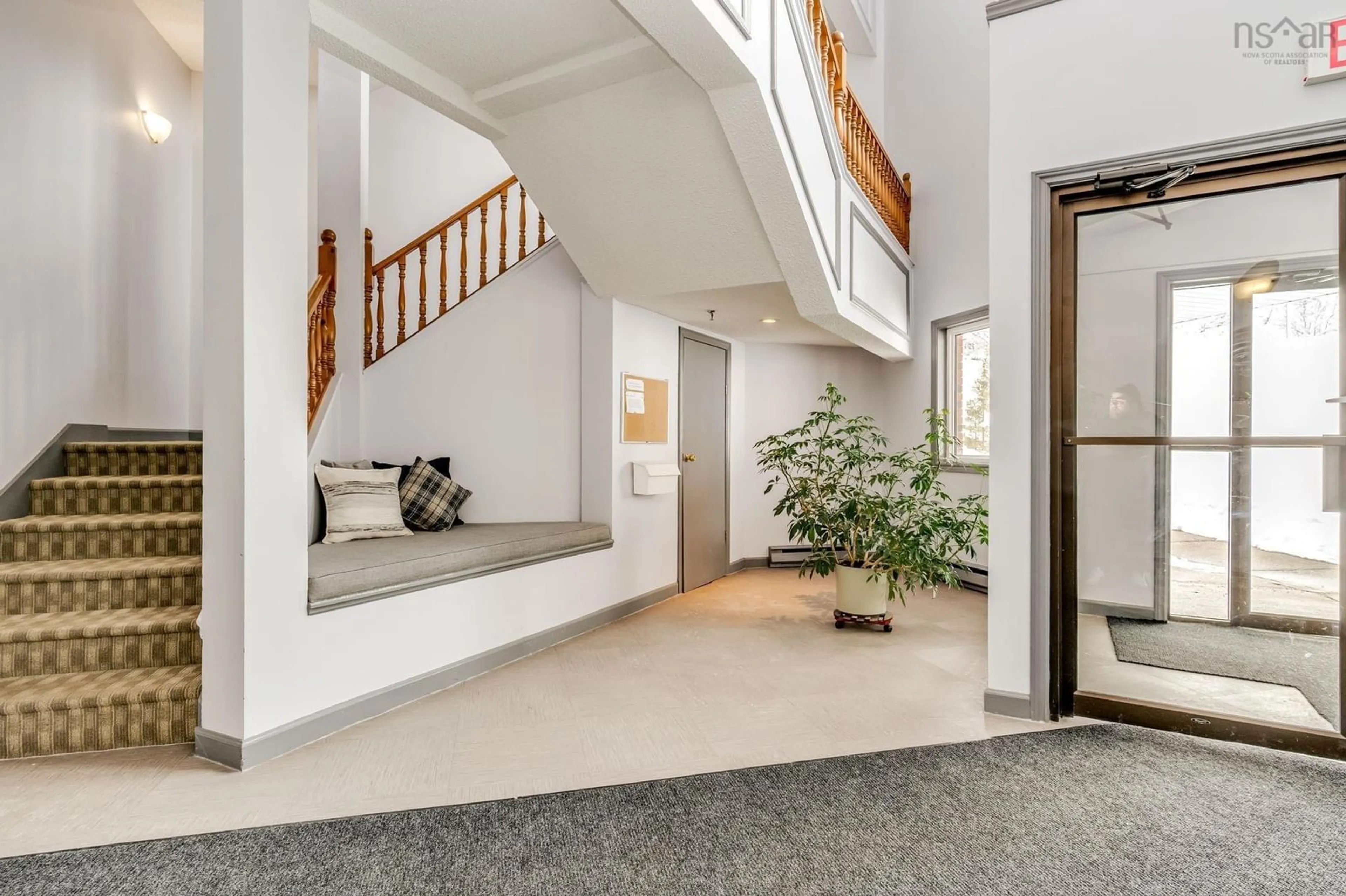 Indoor foyer for 110 Farnham Gate Rd #306, Halifax Nova Scotia B3M 4A2