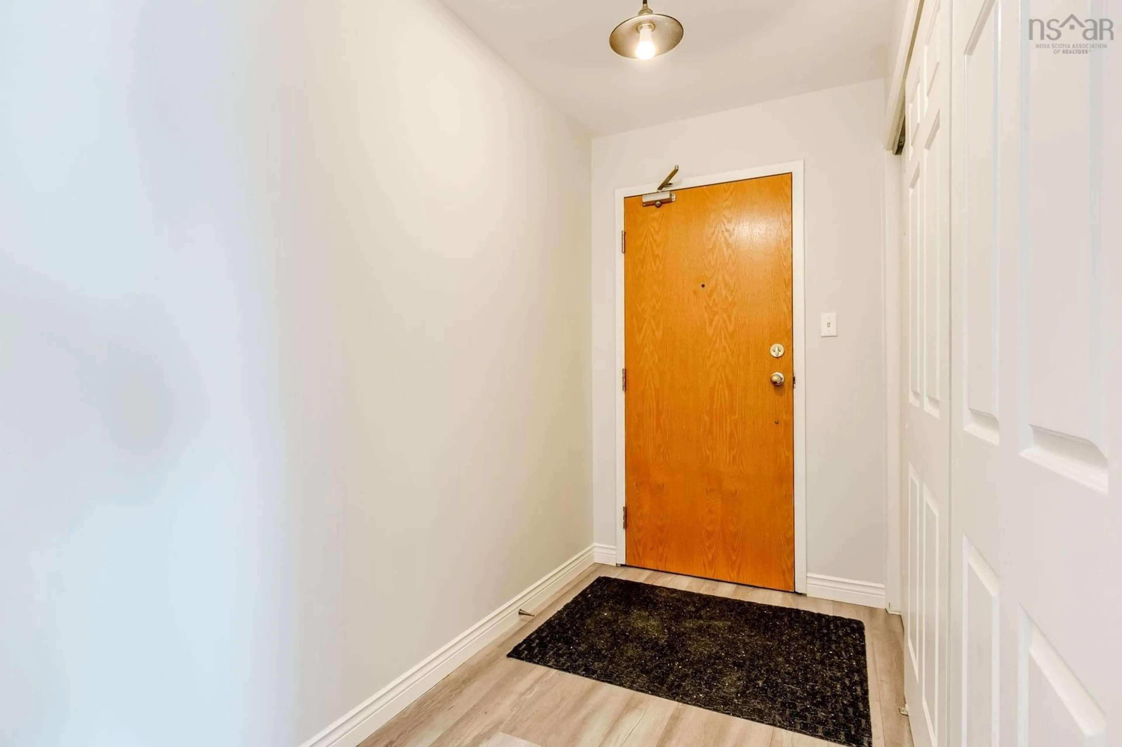 Indoor entryway for 110 Farnham Gate Rd #306, Halifax Nova Scotia B3M 4A2