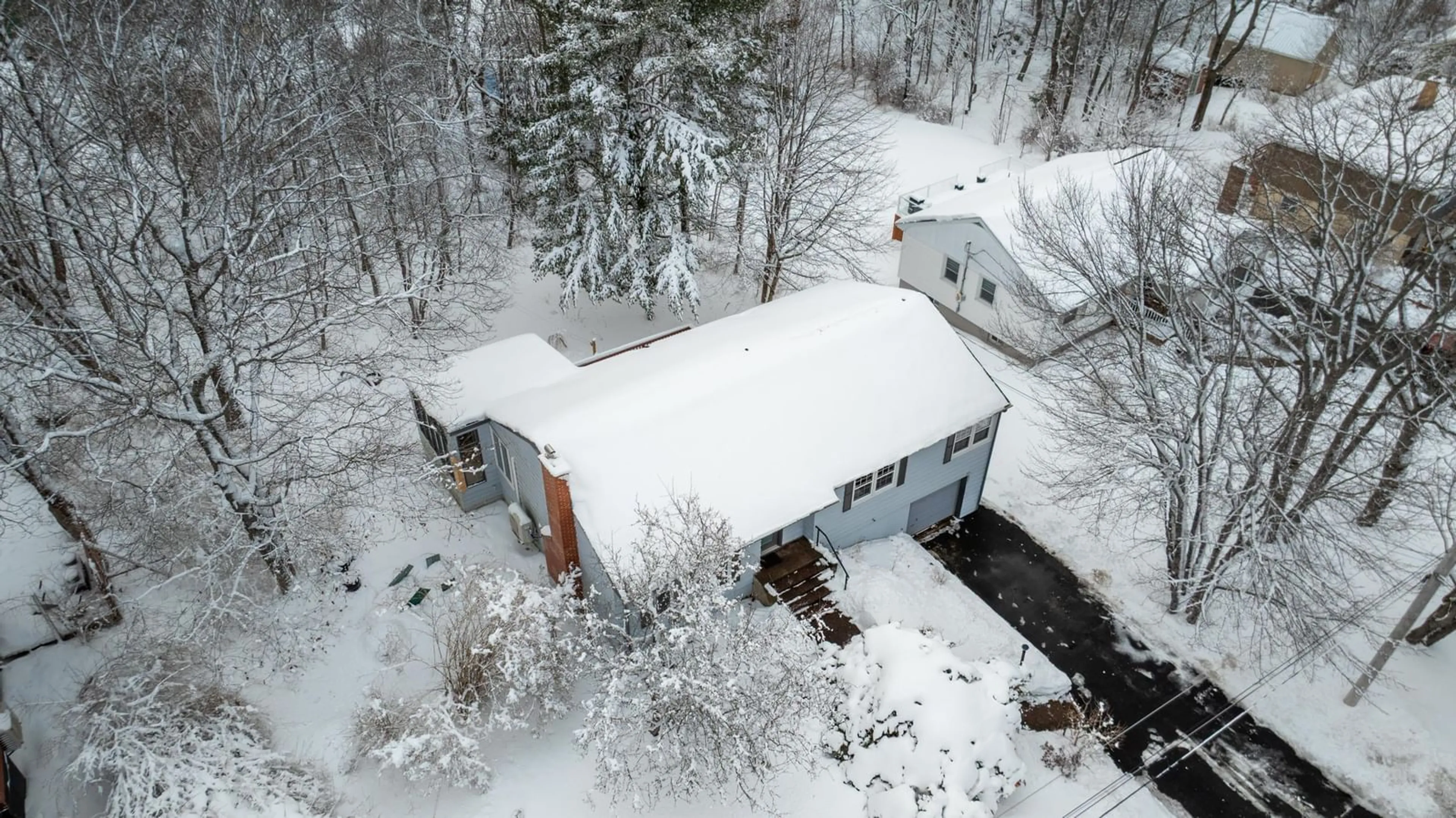 A pic from outside/outdoor area/front of a property/back of a property/a pic from drone, unknown for 15 Crestview Dr, Halifax Nova Scotia B3P 1G1