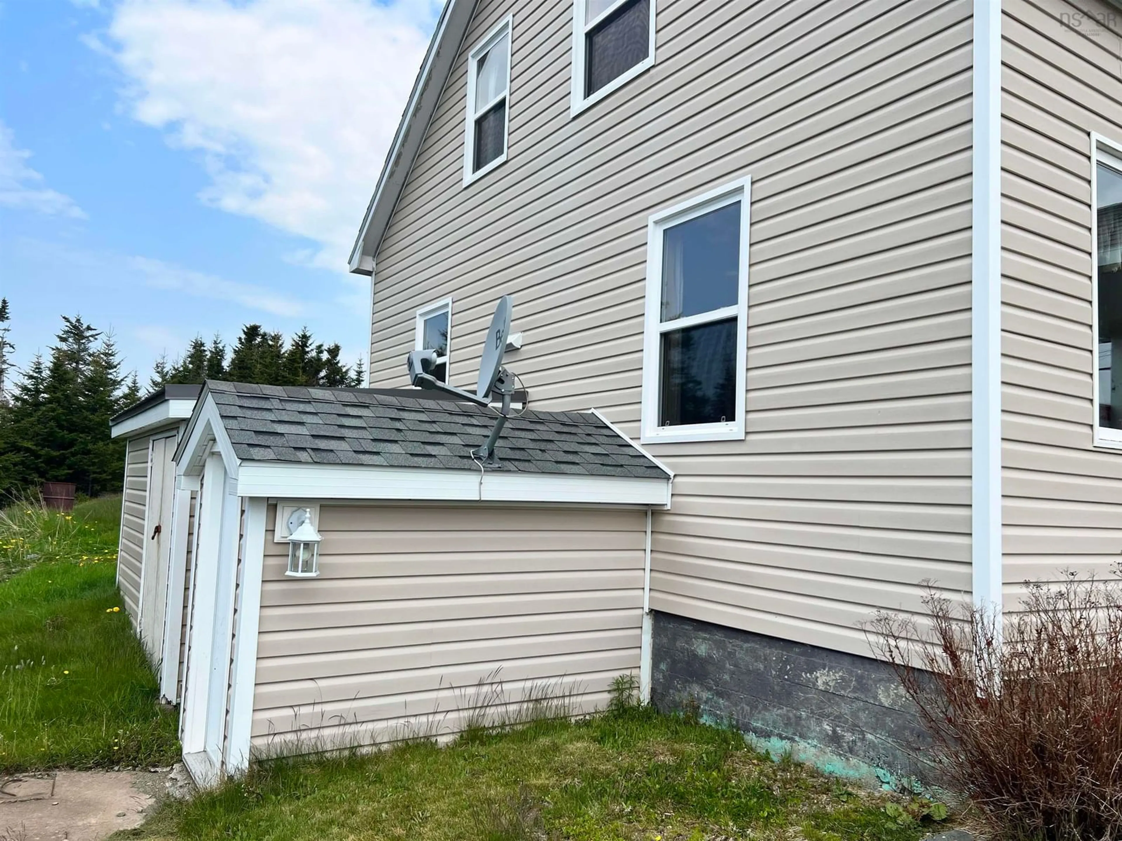 Home with vinyl exterior material, building for 158 Port Bickerton Village Rd, Port Bickerton Nova Scotia B0J 1A0