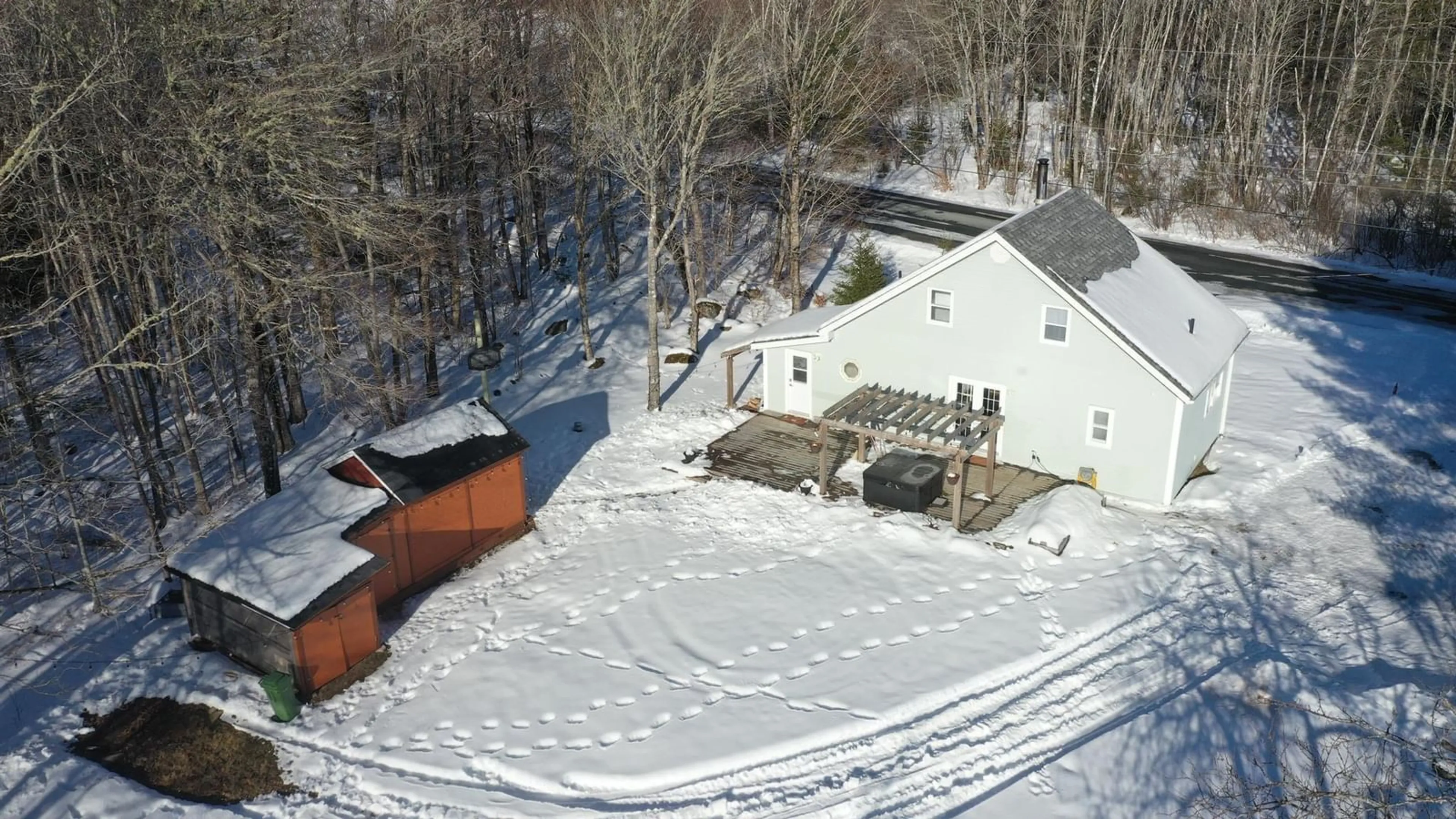 A pic from outside/outdoor area/front of a property/back of a property/a pic from drone, street for 4149 Woodstock Rd, Mahone Bay Nova Scotia B0J 2E0
