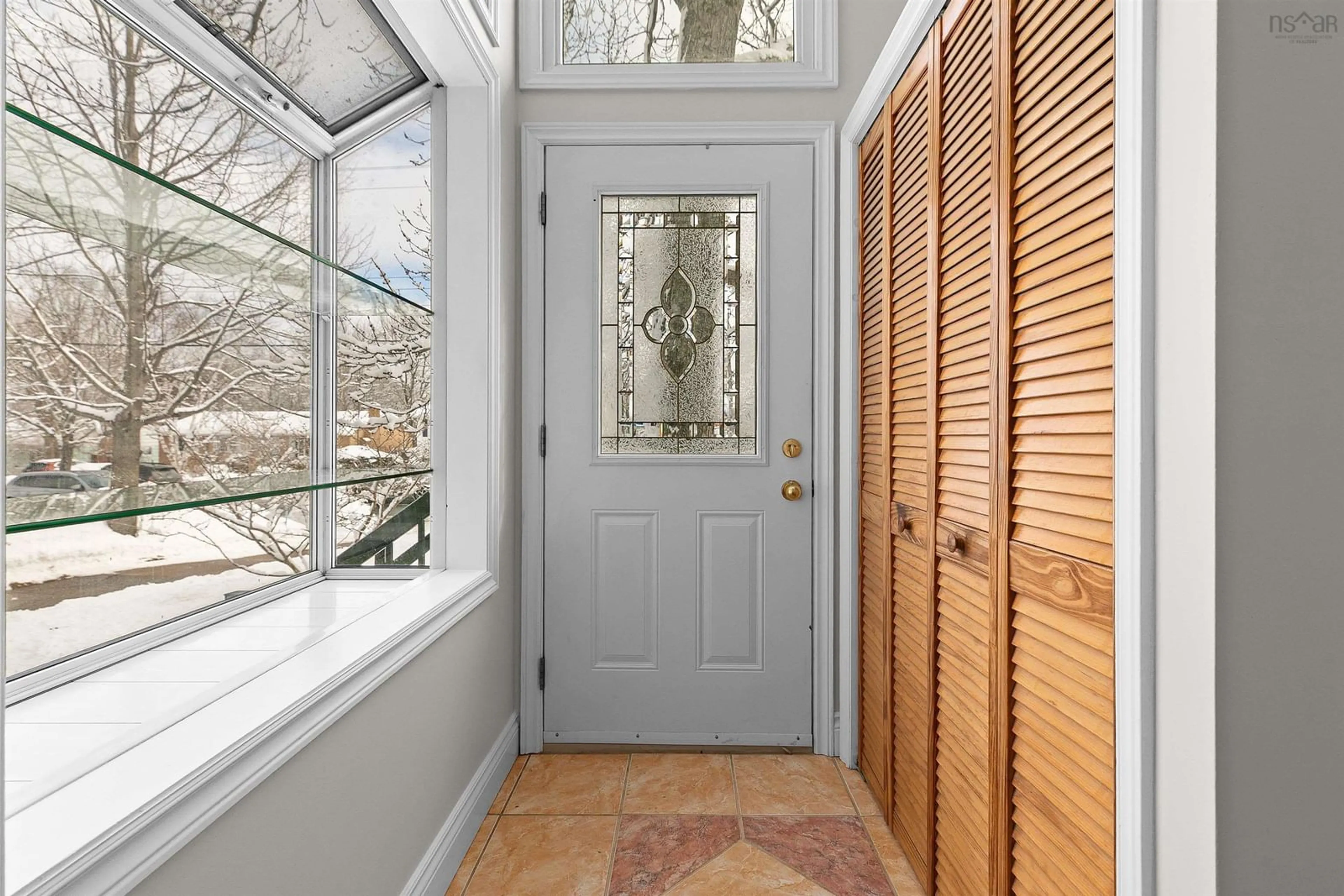 Indoor entryway for 39 Inverness Ave, Halifax Nova Scotia B3P 1X6