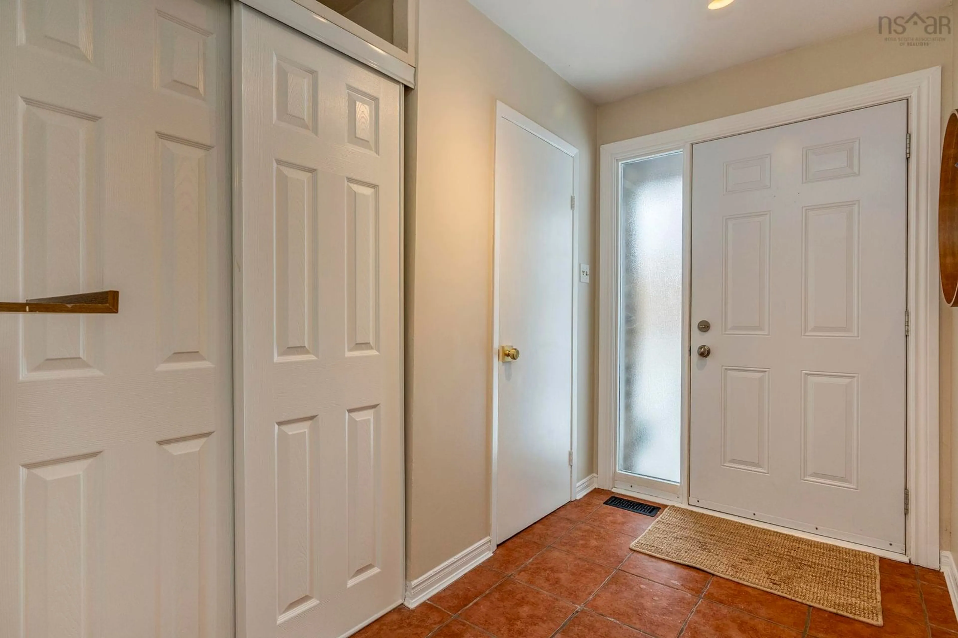 Indoor entryway for 77 Forestside Cres, Halifax Nova Scotia B3M 1M5