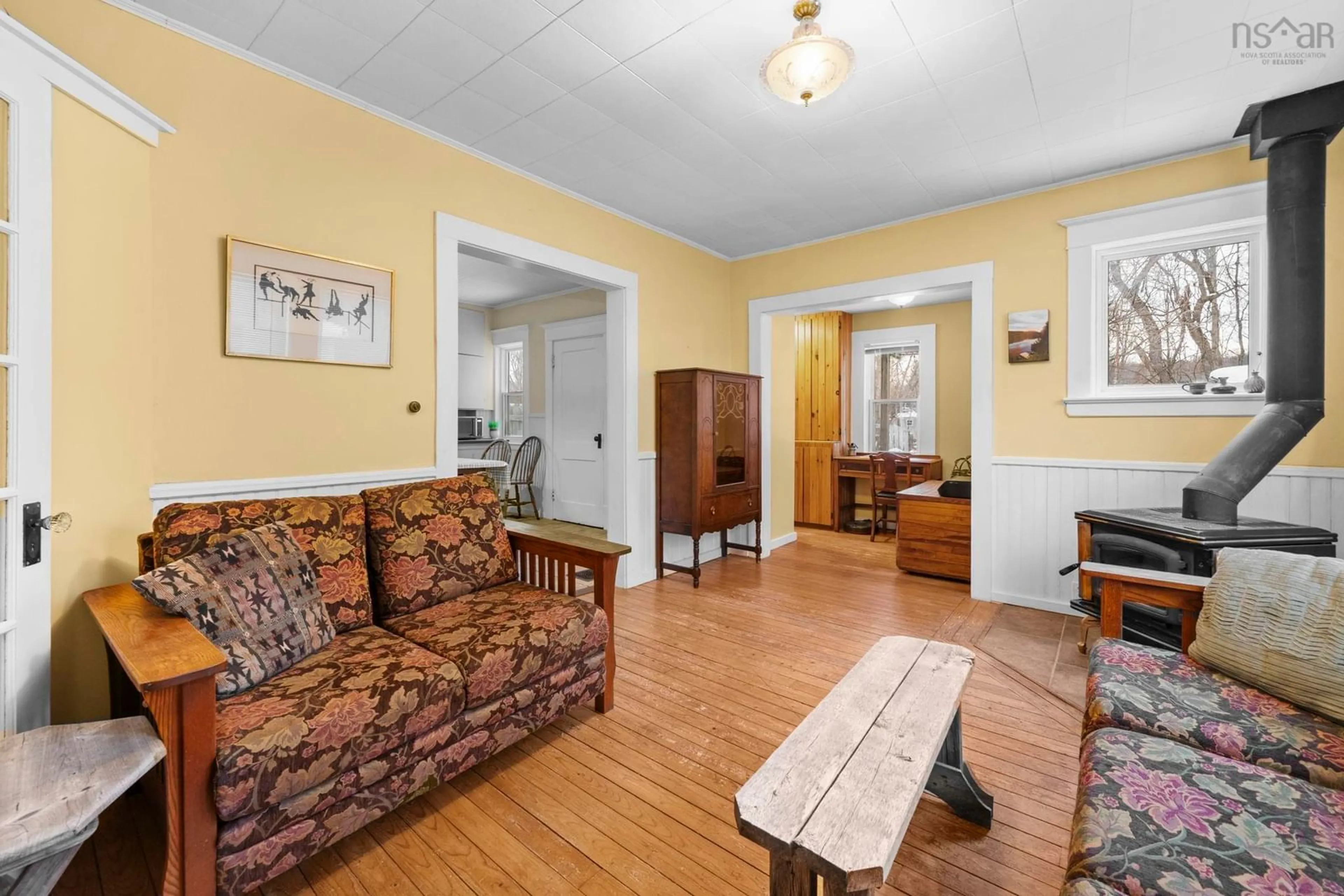 Living room with furniture, unknown for 33 Klondyke St, Kentville Nova Scotia B4N 1J1