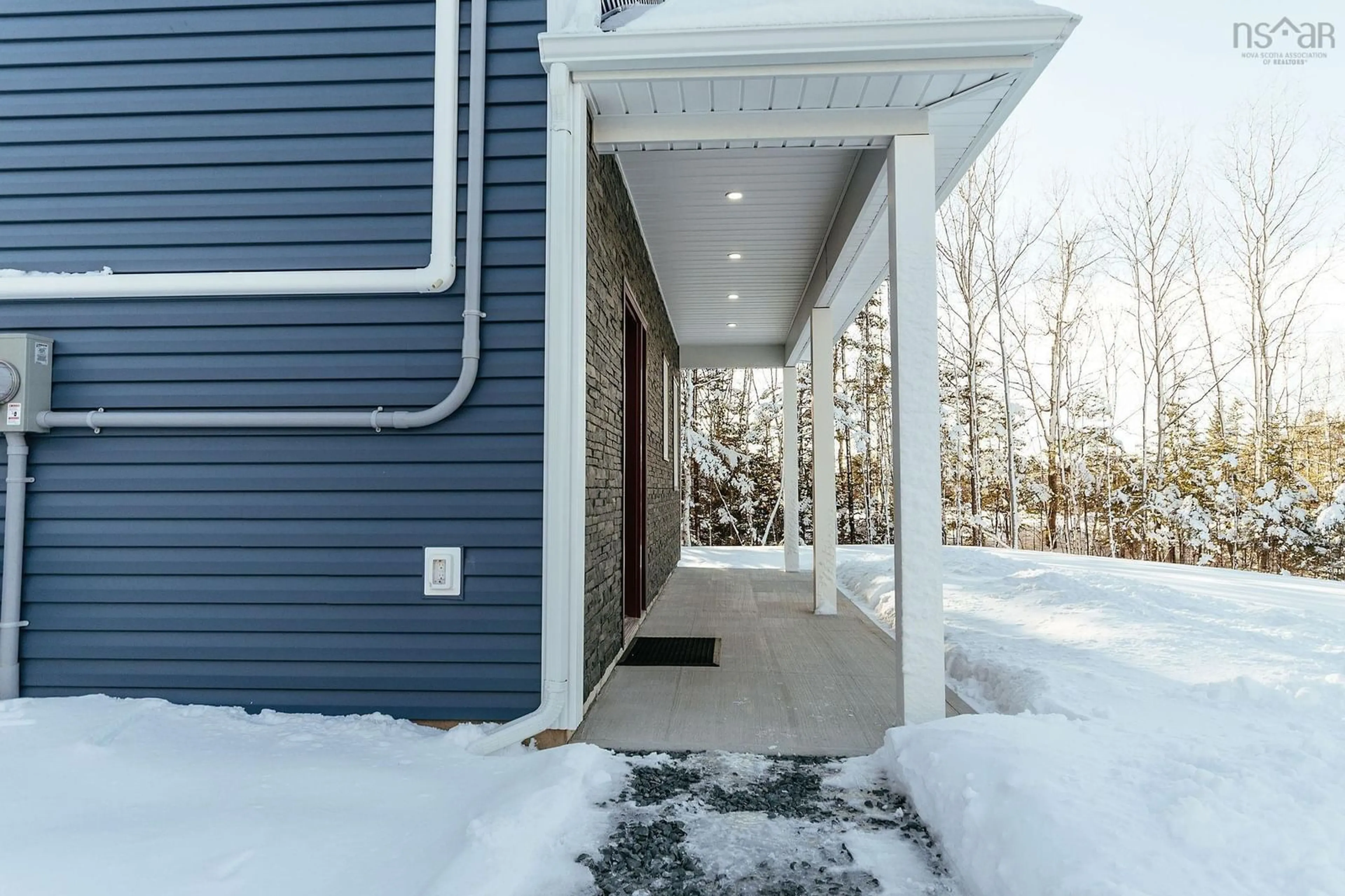 Indoor entryway for 25 Jan Marie Dr, Lawrencetown Nova Scotia B2Z 1E2