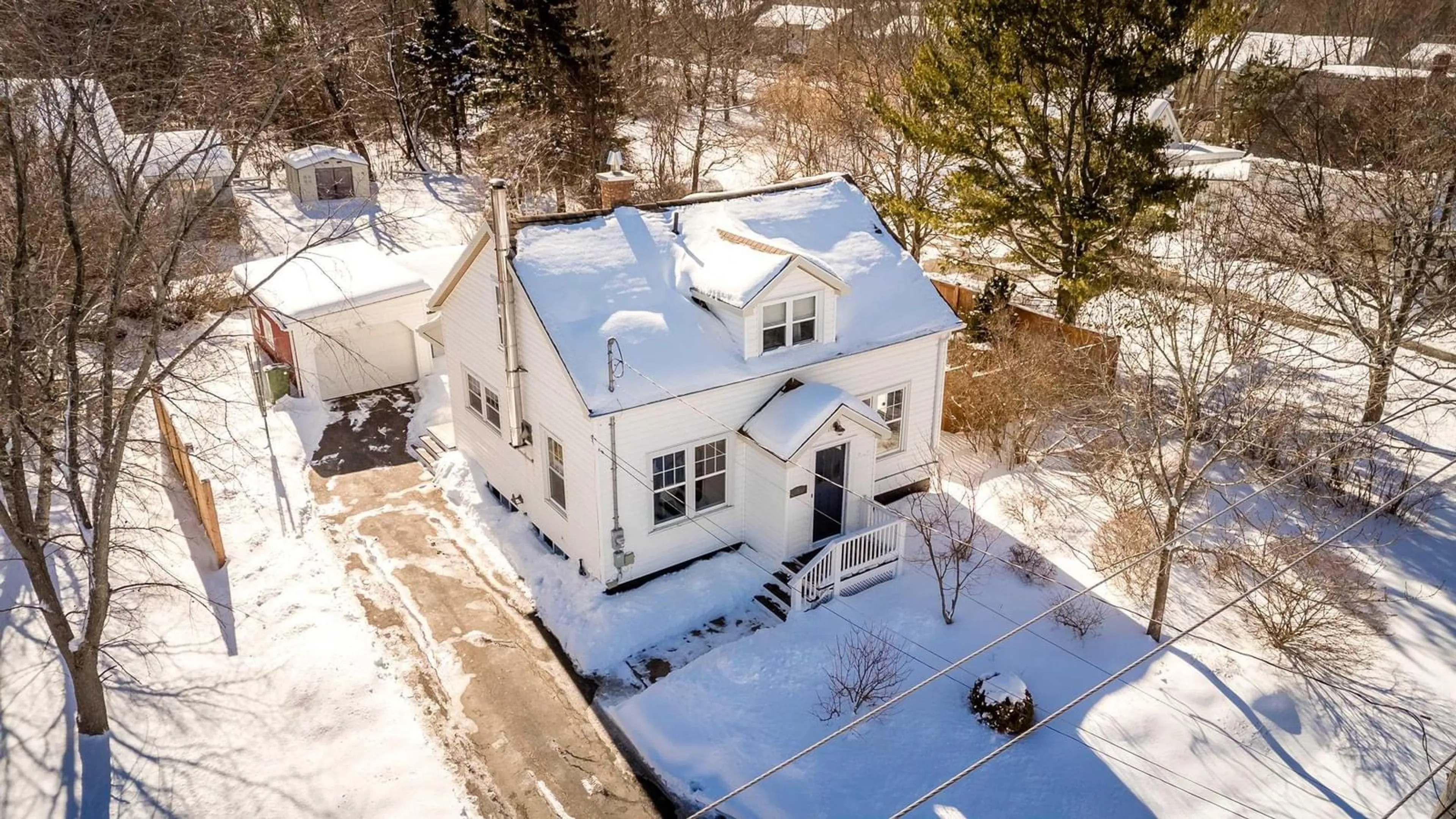 A pic from outside/outdoor area/front of a property/back of a property/a pic from drone, street for 159 Pleasant St, Wolfville Nova Scotia B4P 1M5
