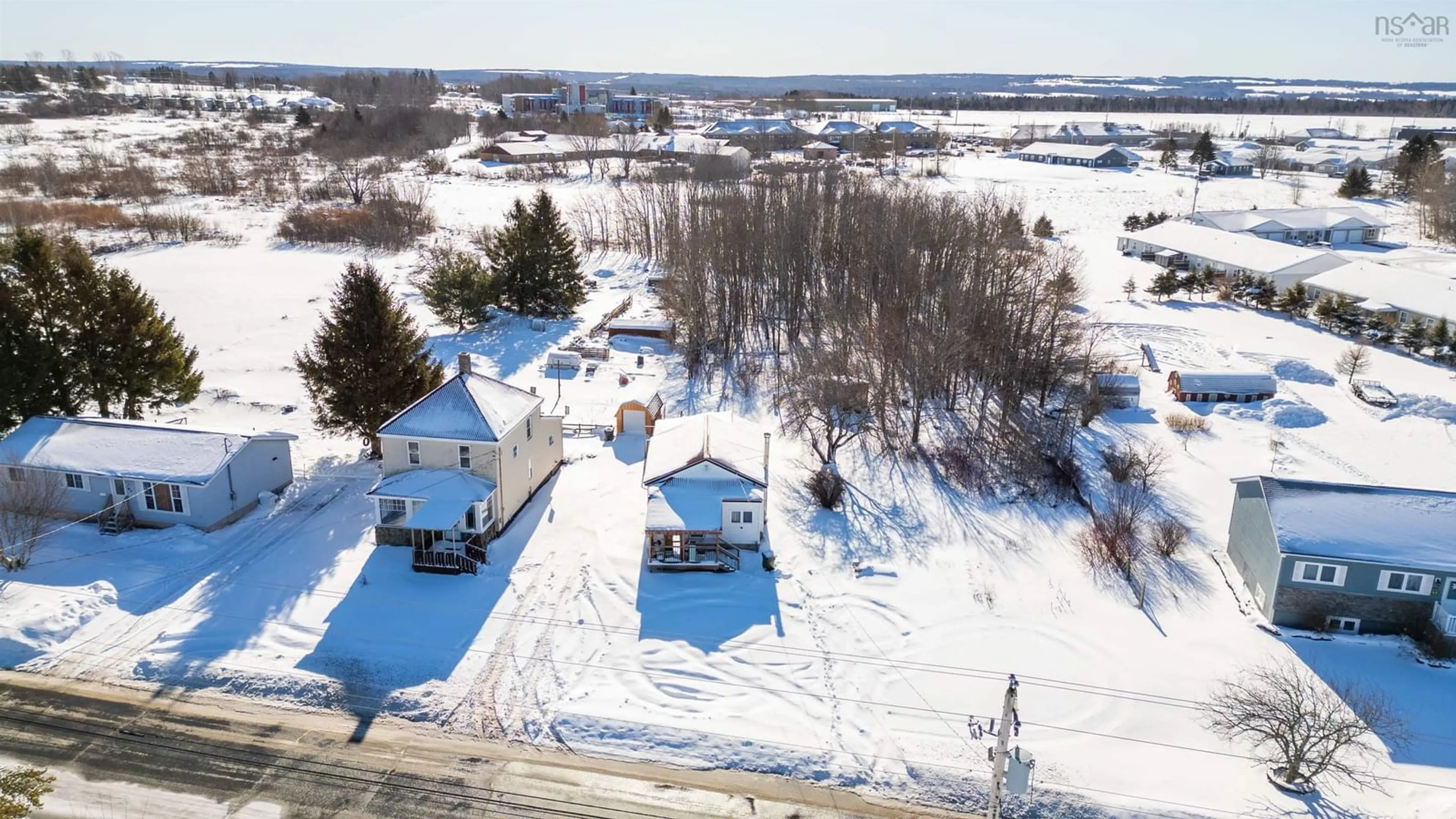 A pic from outside/outdoor area/front of a property/back of a property/a pic from drone, water/lake/river/ocean view for 135 Pleasant St, Amherst Nova Scotia B4H 1N4