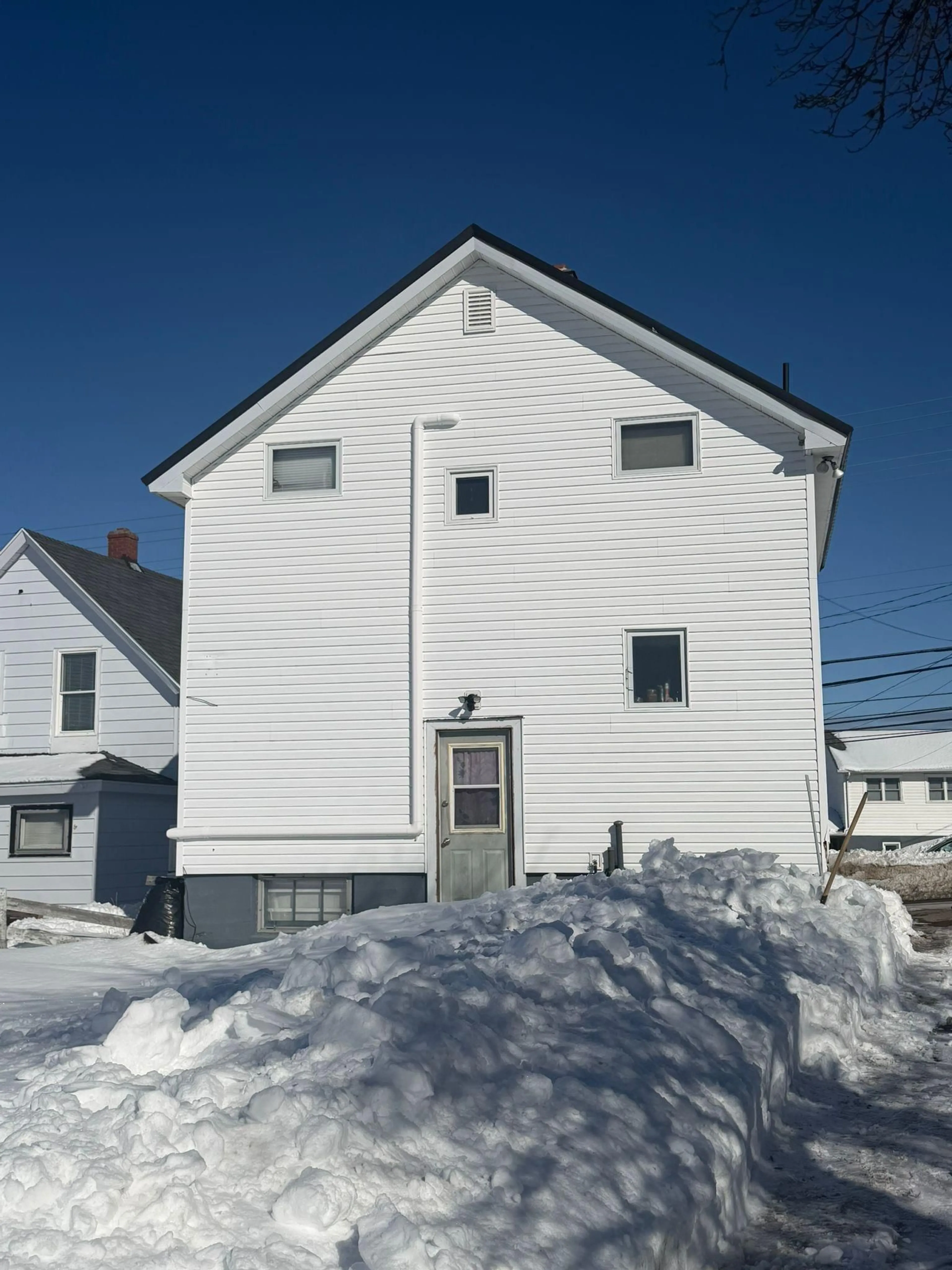 Unknown for 1162 George St, Sydney Nova Scotia B1P 1N2