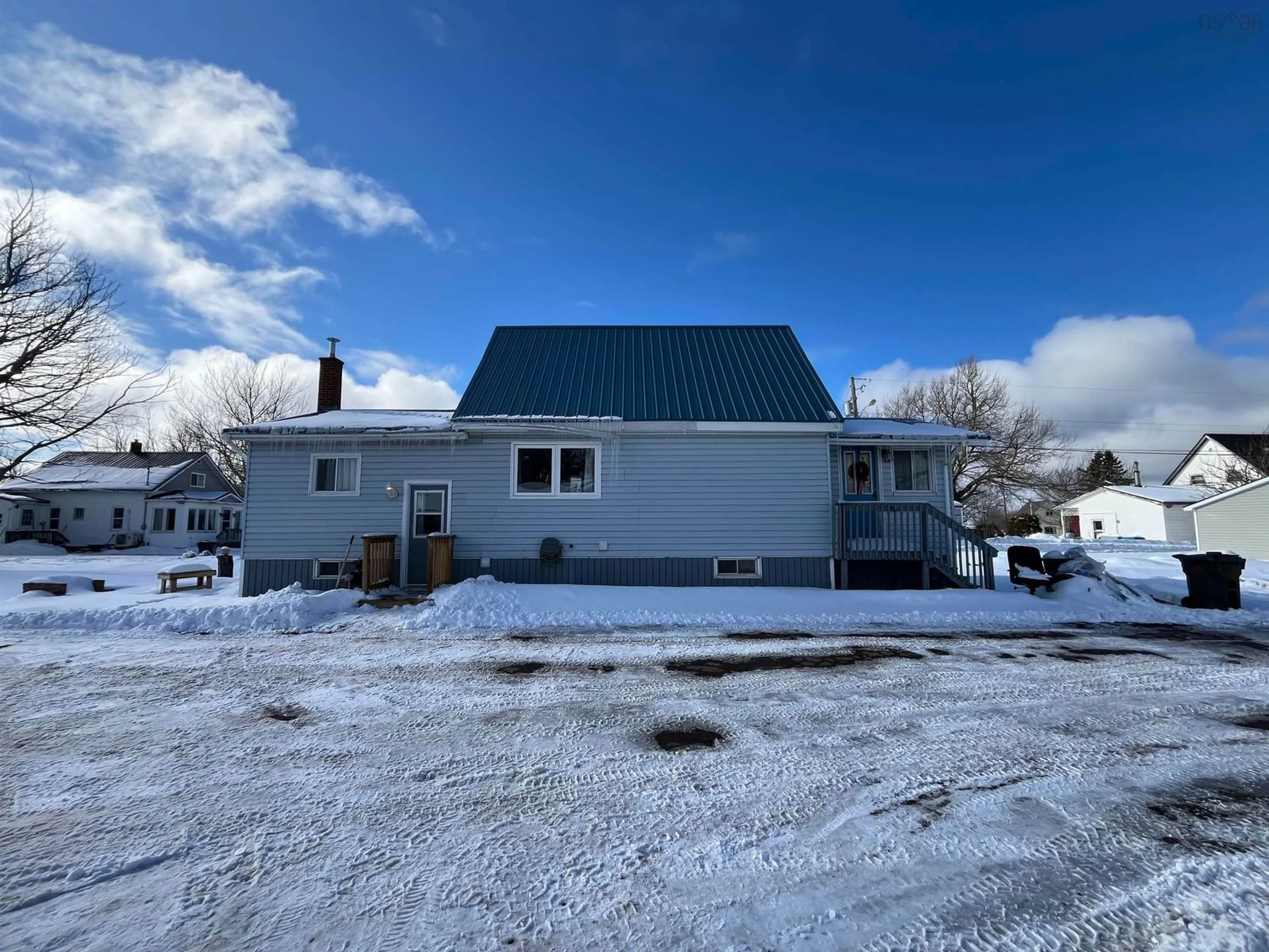 A pic from outside/outdoor area/front of a property/back of a property/a pic from drone, unknown for 66 Mcgee St, Springhill Nova Scotia B0M 1X0