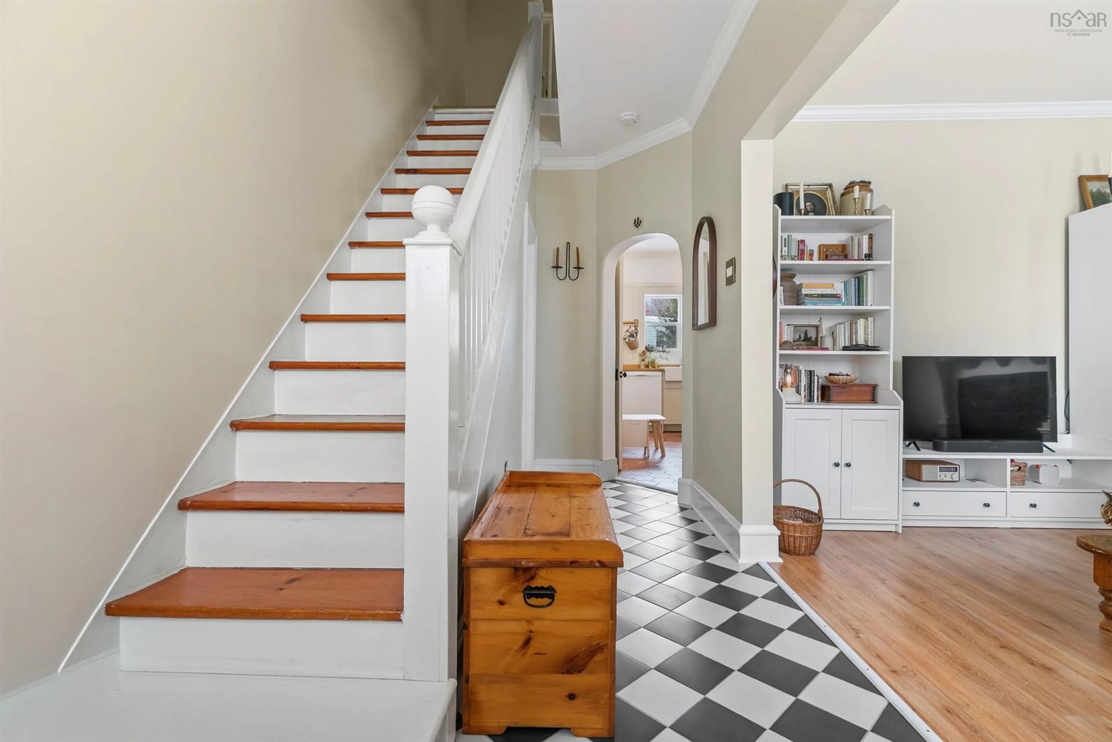 Unknown for 24 Thompson St, Dartmouth Nova Scotia B2Y 2Y1