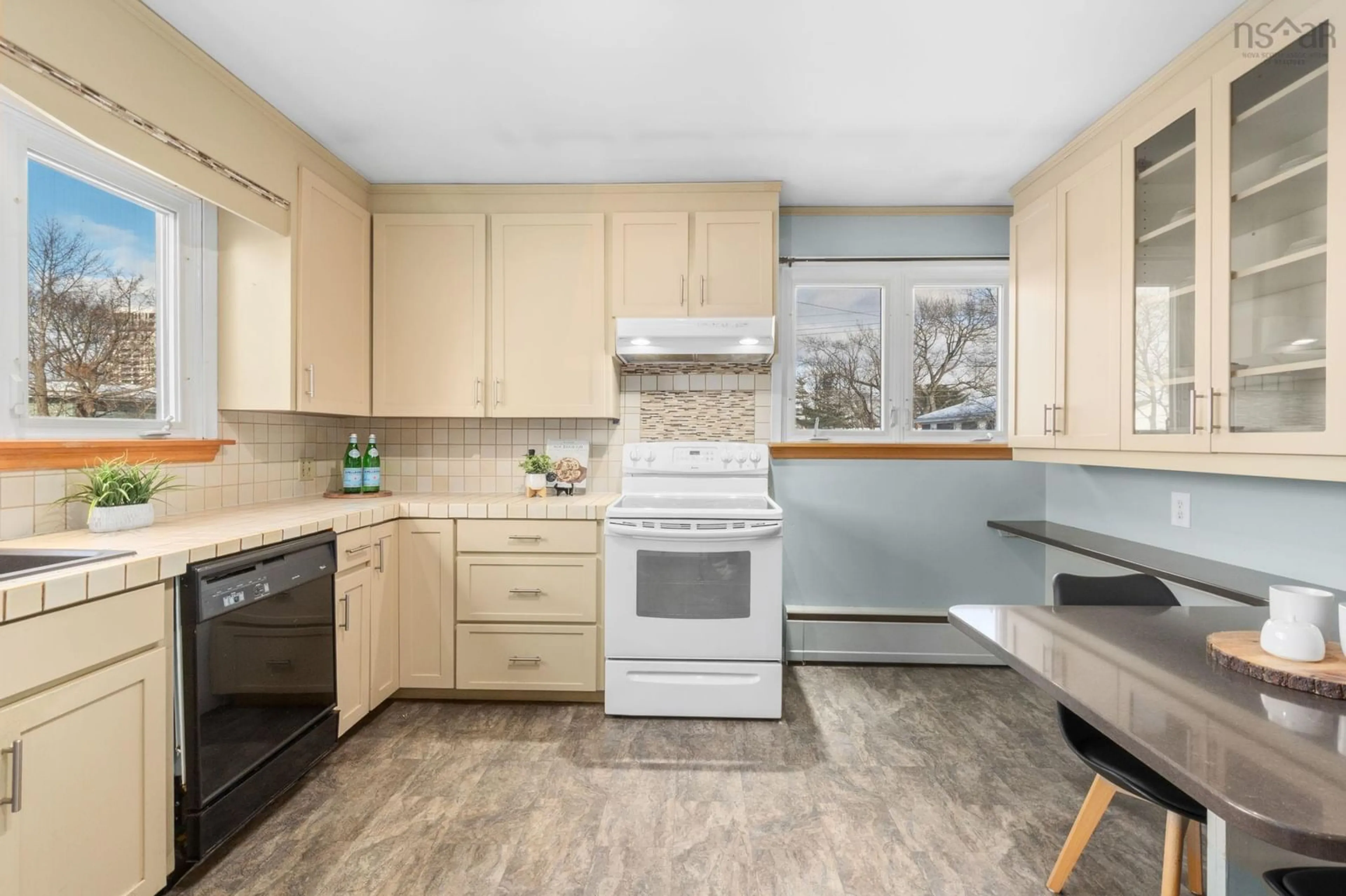 Standard kitchen, unknown for 7082 Murdoch Ave, Halifax Nova Scotia B3L 2G7