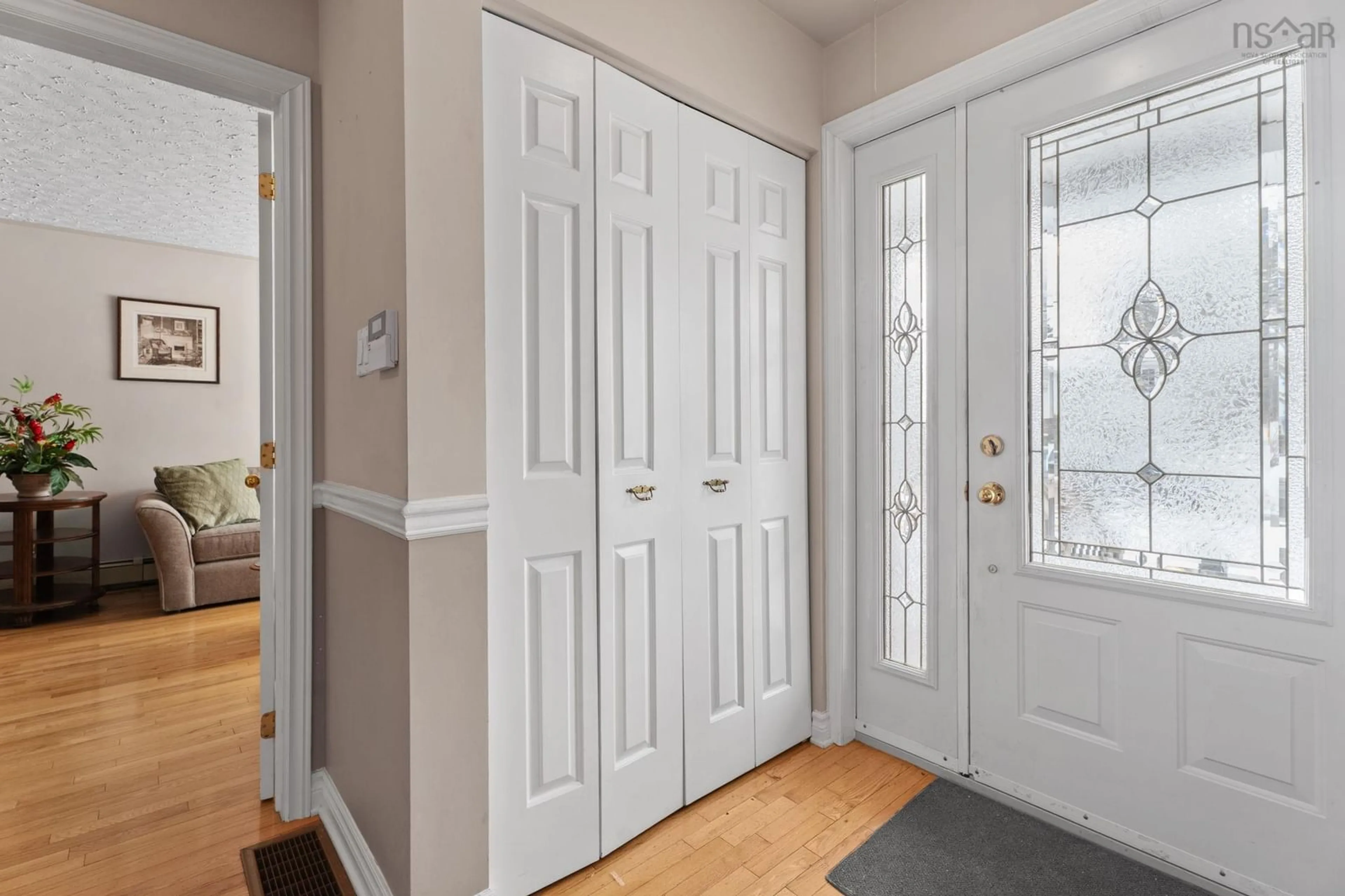 Indoor entryway for 62 Flagstone Dr, Dartmouth Nova Scotia B2V 1Z8