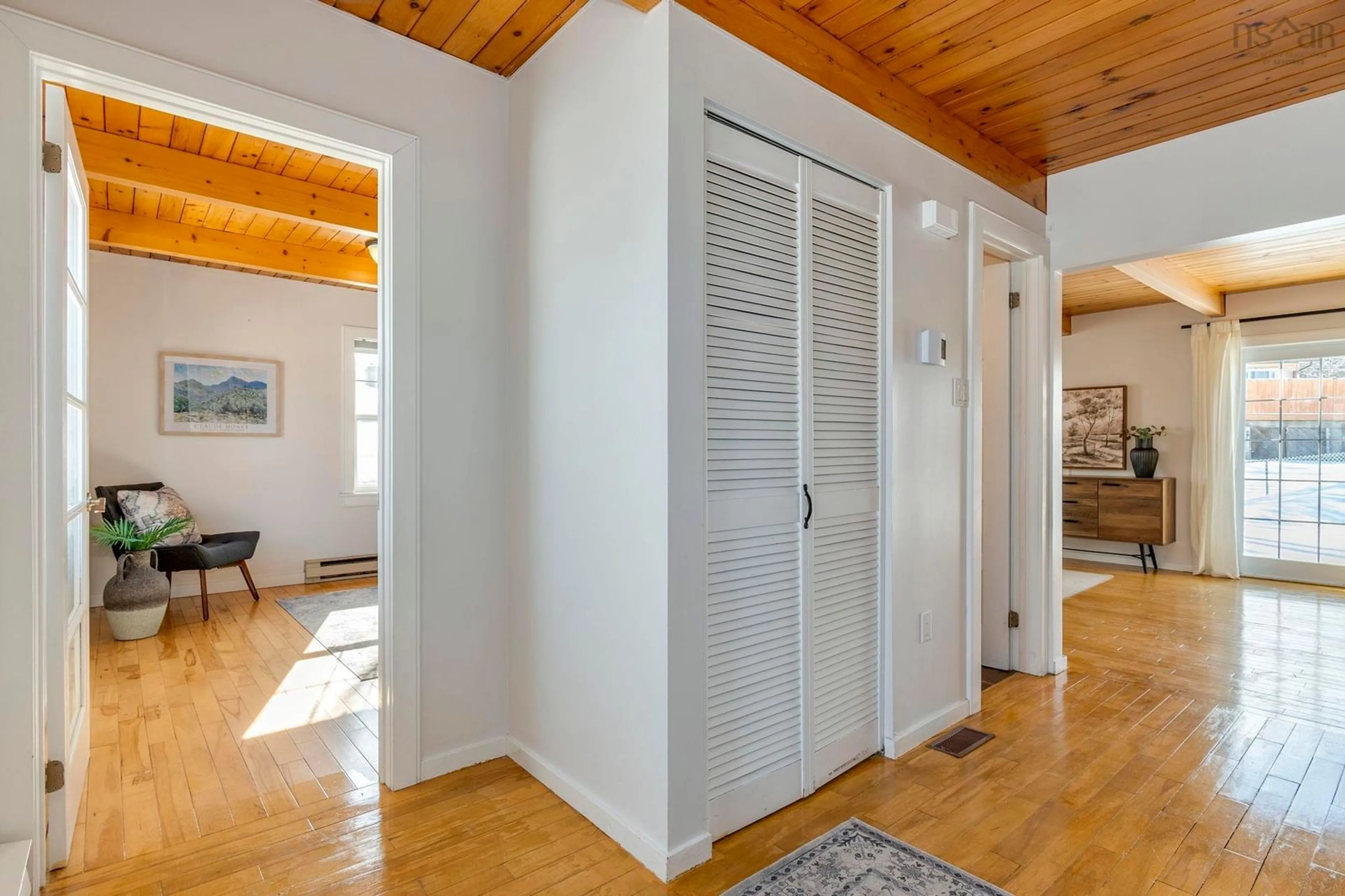 Indoor entryway for 49/51 Ascot Way, Lower Sackville Nova Scotia B4E 2J1