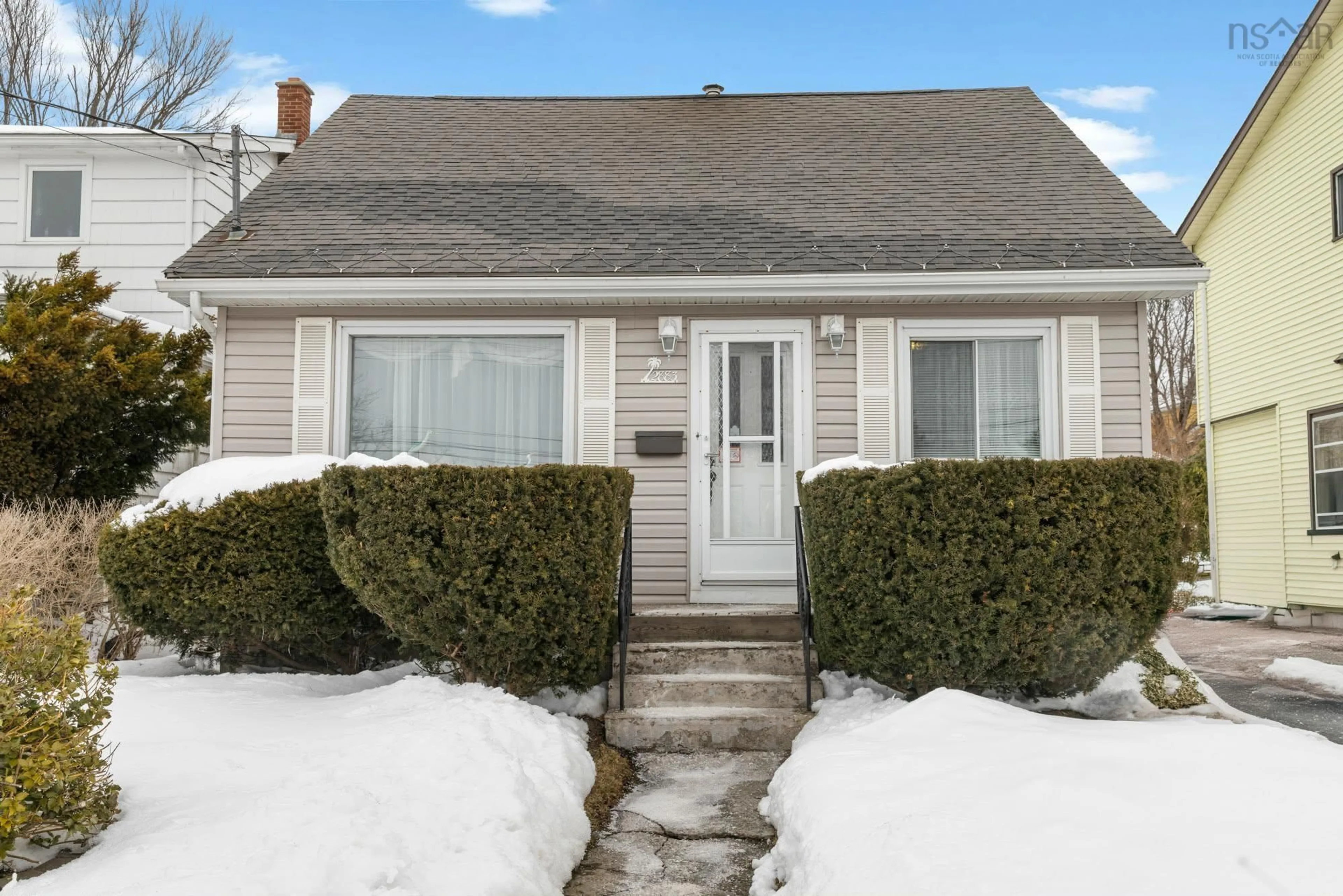 Home with vinyl exterior material, street for 2883 Connaught Ave, Halifax Nova Scotia B3L 3A2