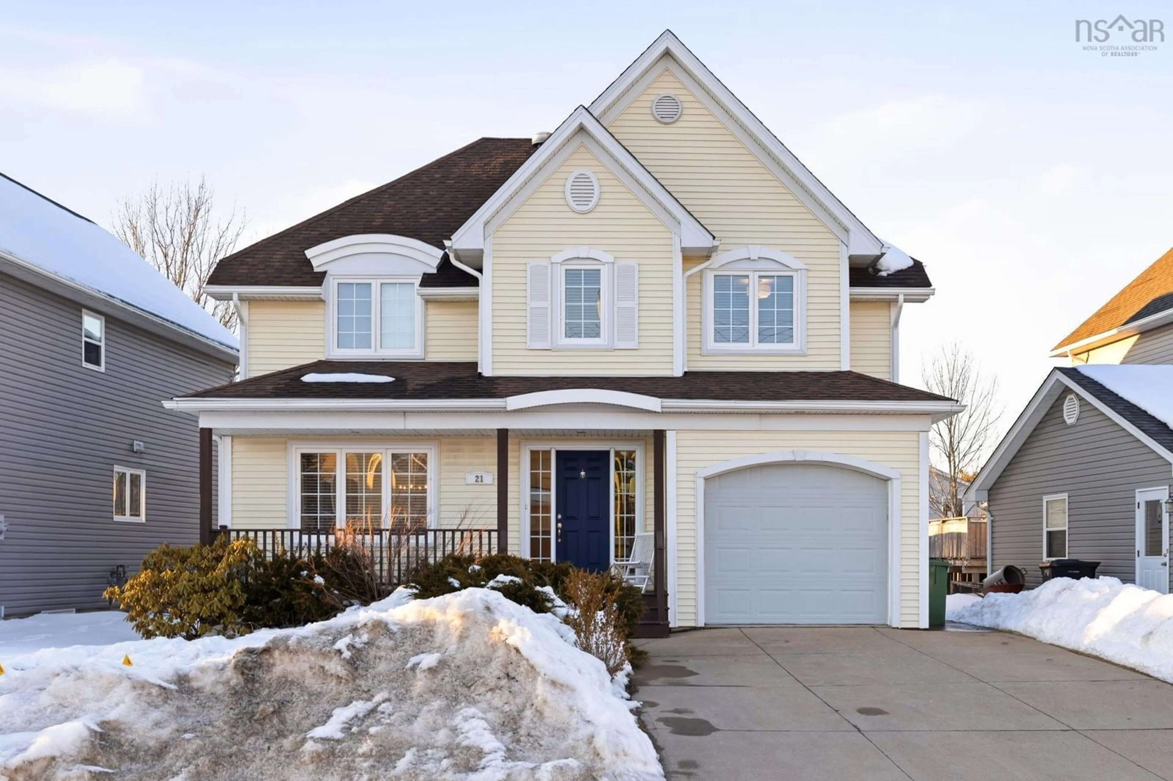 Home with vinyl exterior material, street for 21 Cannon, Dartmouth Nova Scotia B3A 0A2