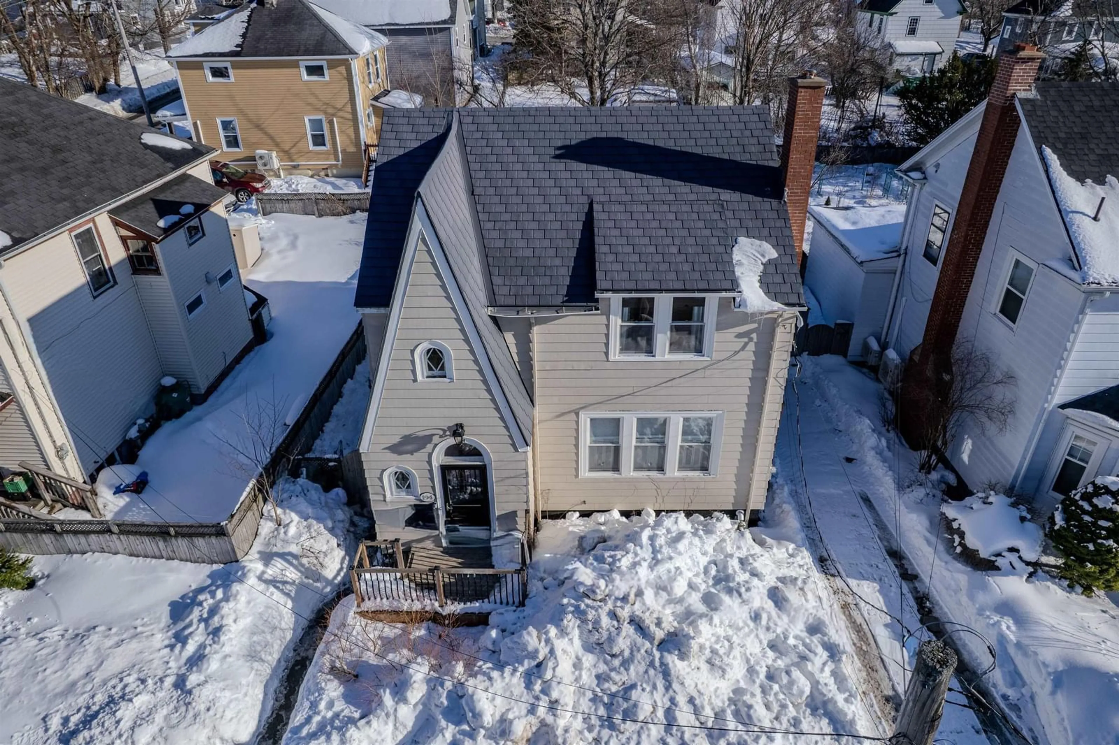 A pic from outside/outdoor area/front of a property/back of a property/a pic from drone, street for 194 Park St, Sydney Nova Scotia B1P 4W8