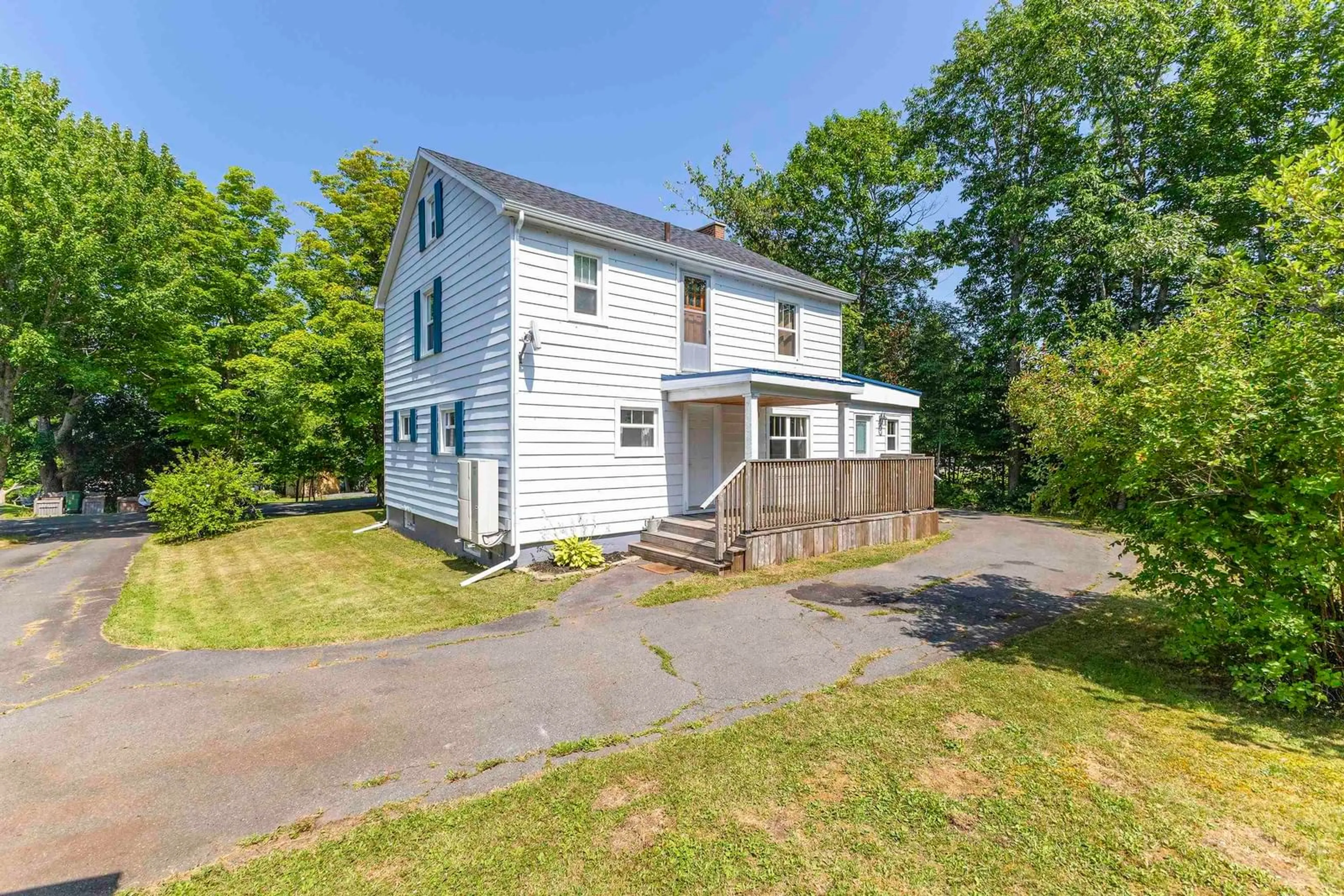 A pic from outside/outdoor area/front of a property/back of a property/a pic from drone, building for 54 Church St, Tatamagouche Nova Scotia B0K 1V0