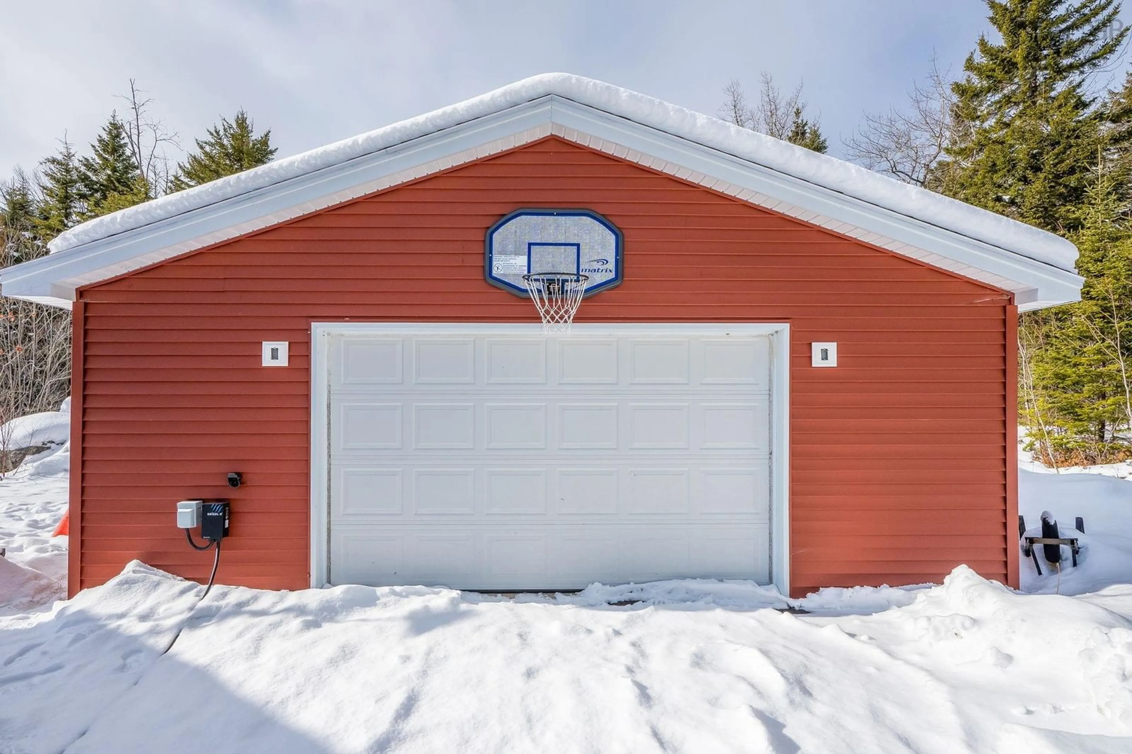 Indoor garage for 47 Wolf Dr, Hubbards Nova Scotia B0J 1T0