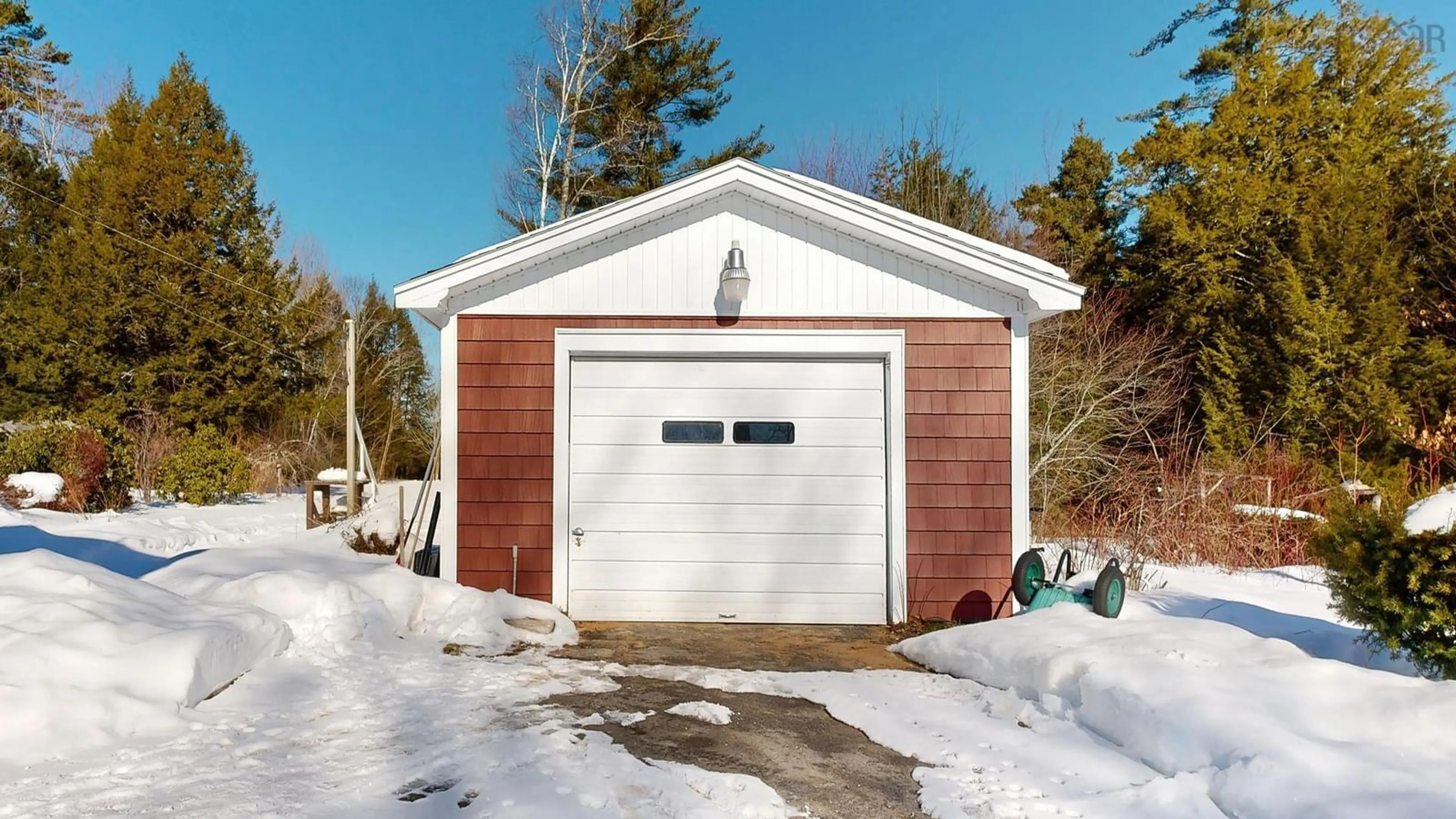 Indoor garage for 1793 Hwy 201 Hwy, South Greenwood Nova Scotia B0S 1R0