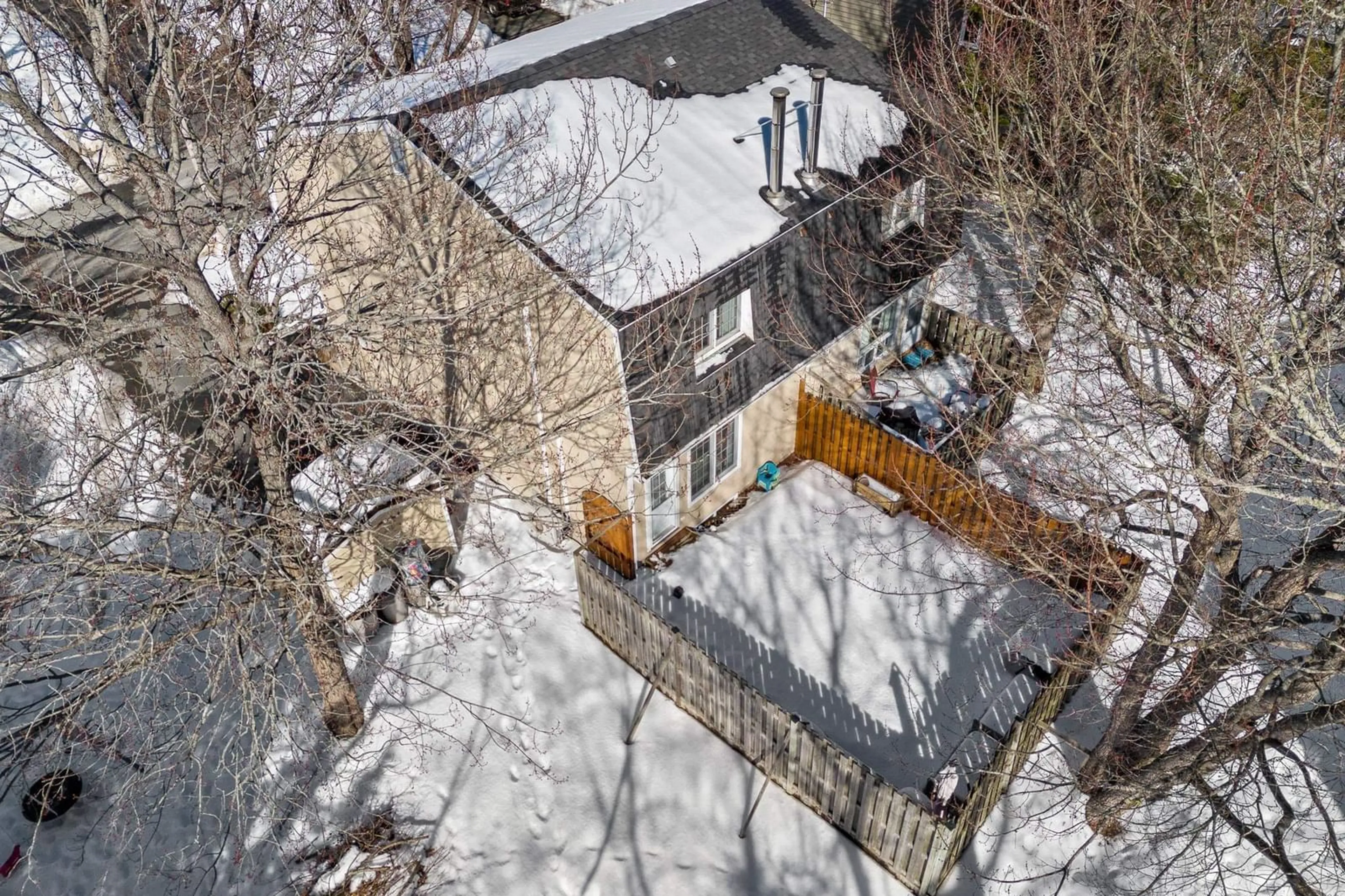 A pic from outside/outdoor area/front of a property/back of a property/a pic from drone, street for 42 Pioneer Ave, Halifax Nova Scotia B3M 1W8