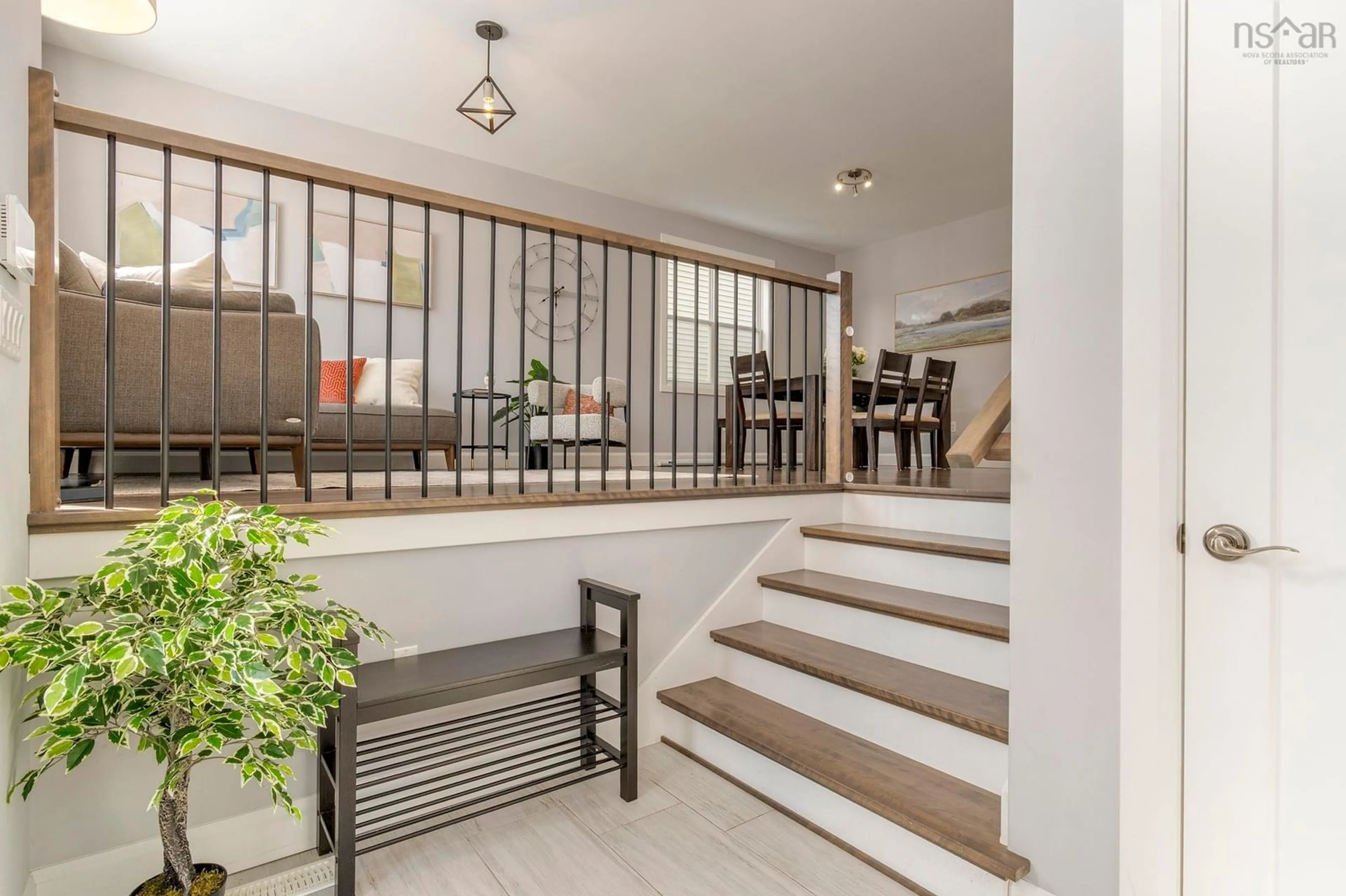 Indoor foyer for 307 Fleetview Dr, Halifax Nova Scotia B3M 4V4