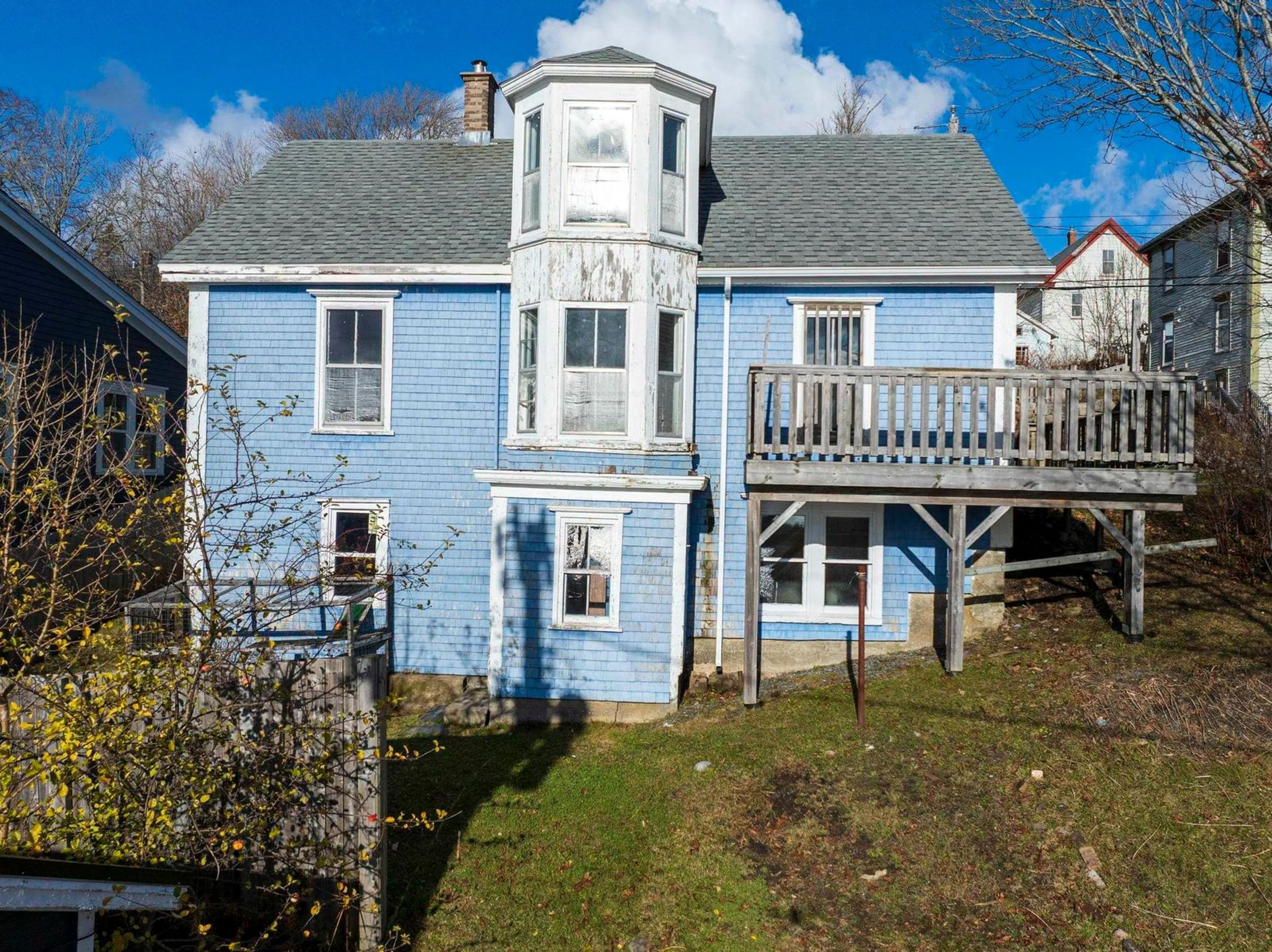 A pic from outside/outdoor area/front of a property/back of a property/a pic from drone, building for 200 Montague St, Lunenburg Nova Scotia B0J 2C0