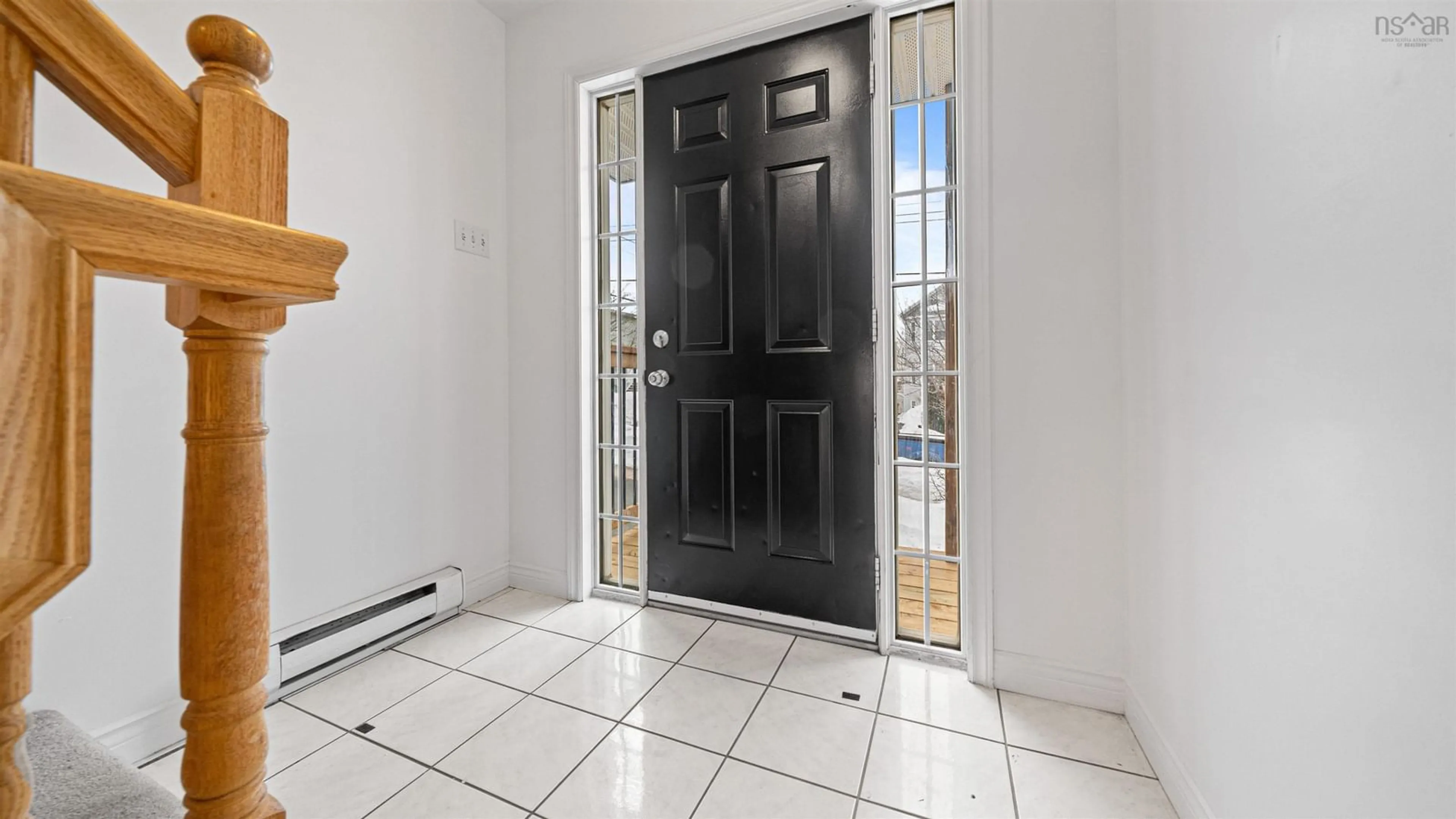 Indoor entryway for 20 Glenbourne Court, Halifax Nova Scotia B3S 1E2
