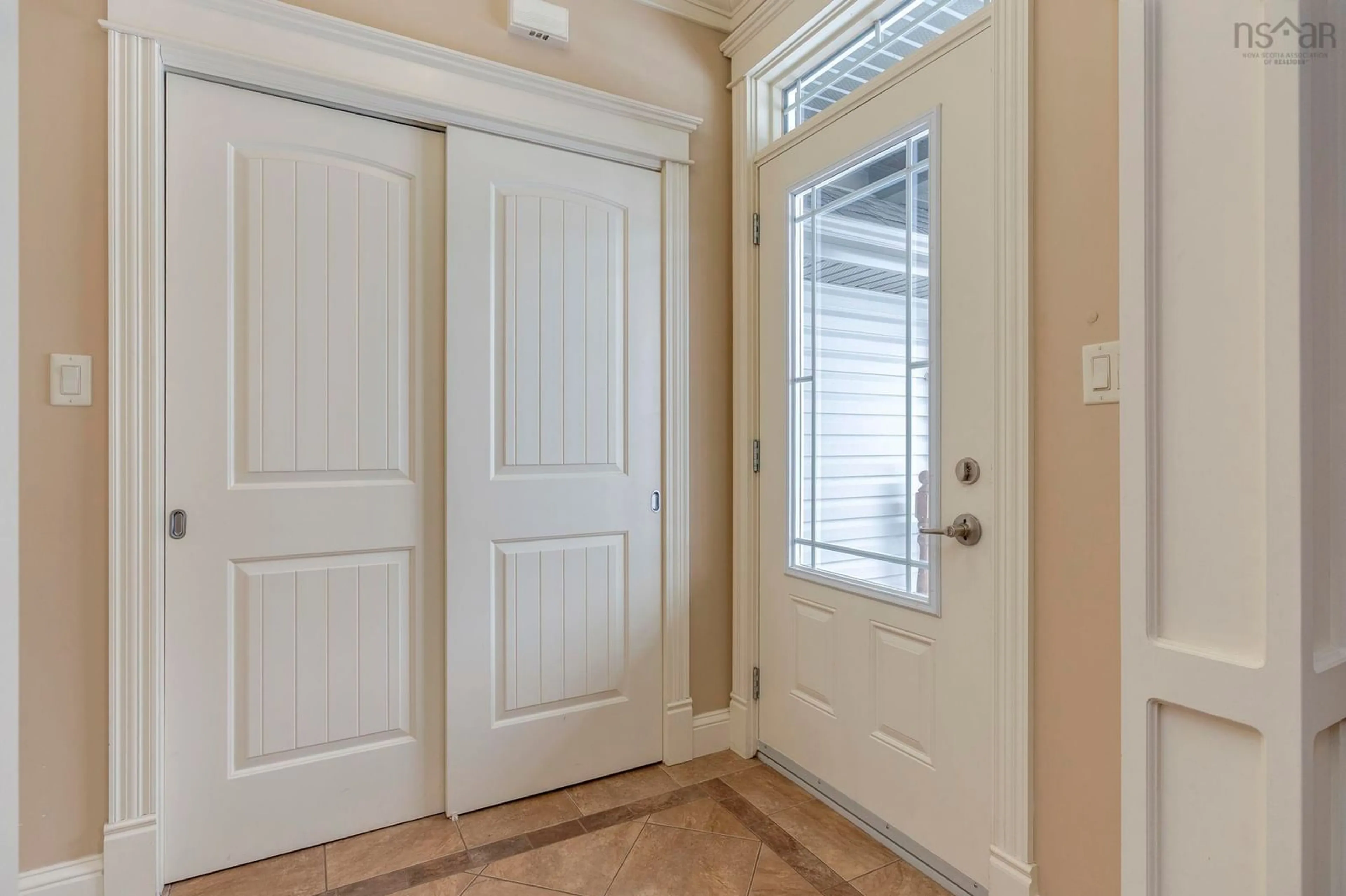 Indoor entryway for 88 Ridge Wood Crt, Belnan Nova Scotia B2S 0A8
