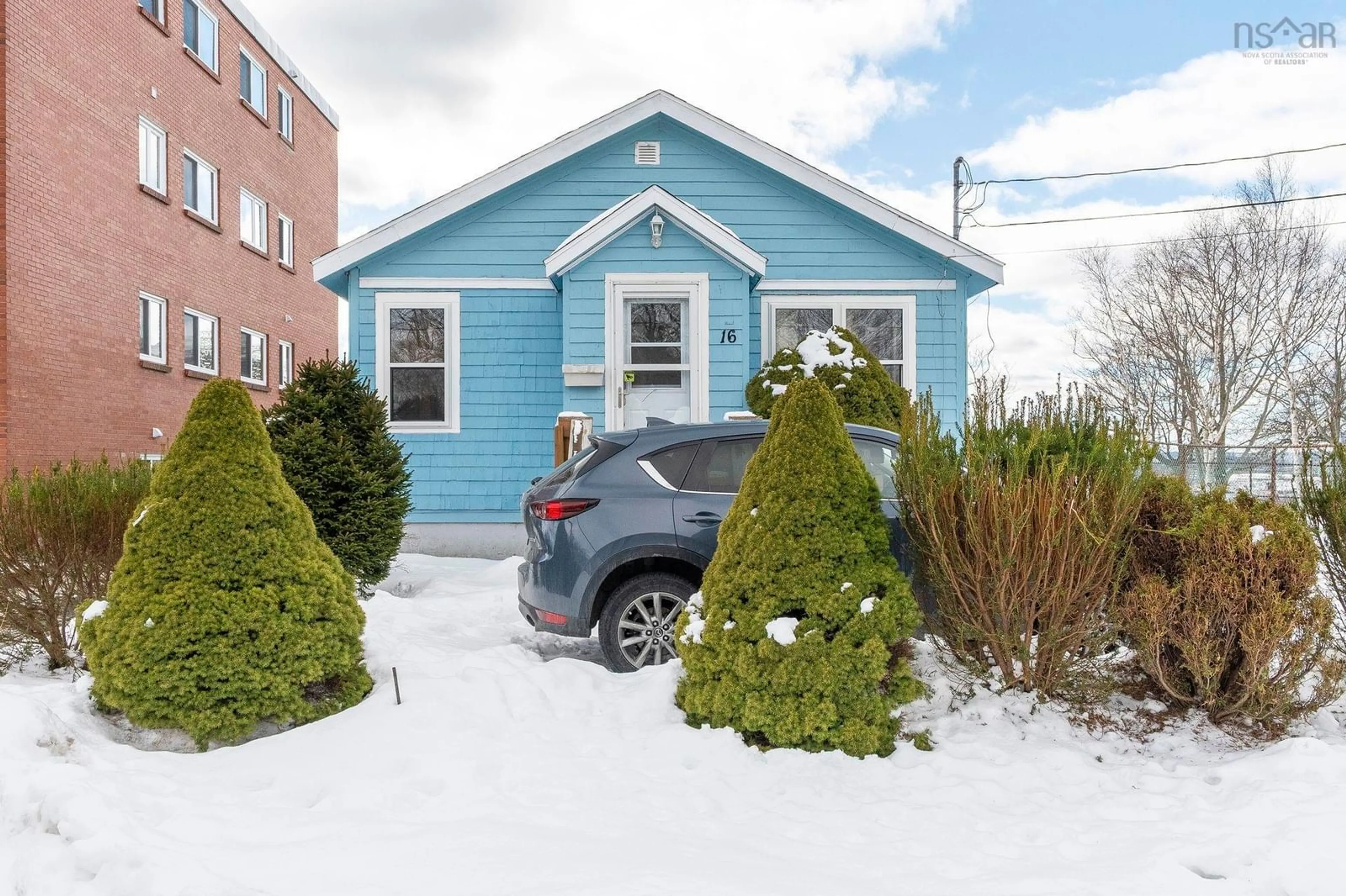 Unknown for 16 High St, Dartmouth Nova Scotia B2W 1G7