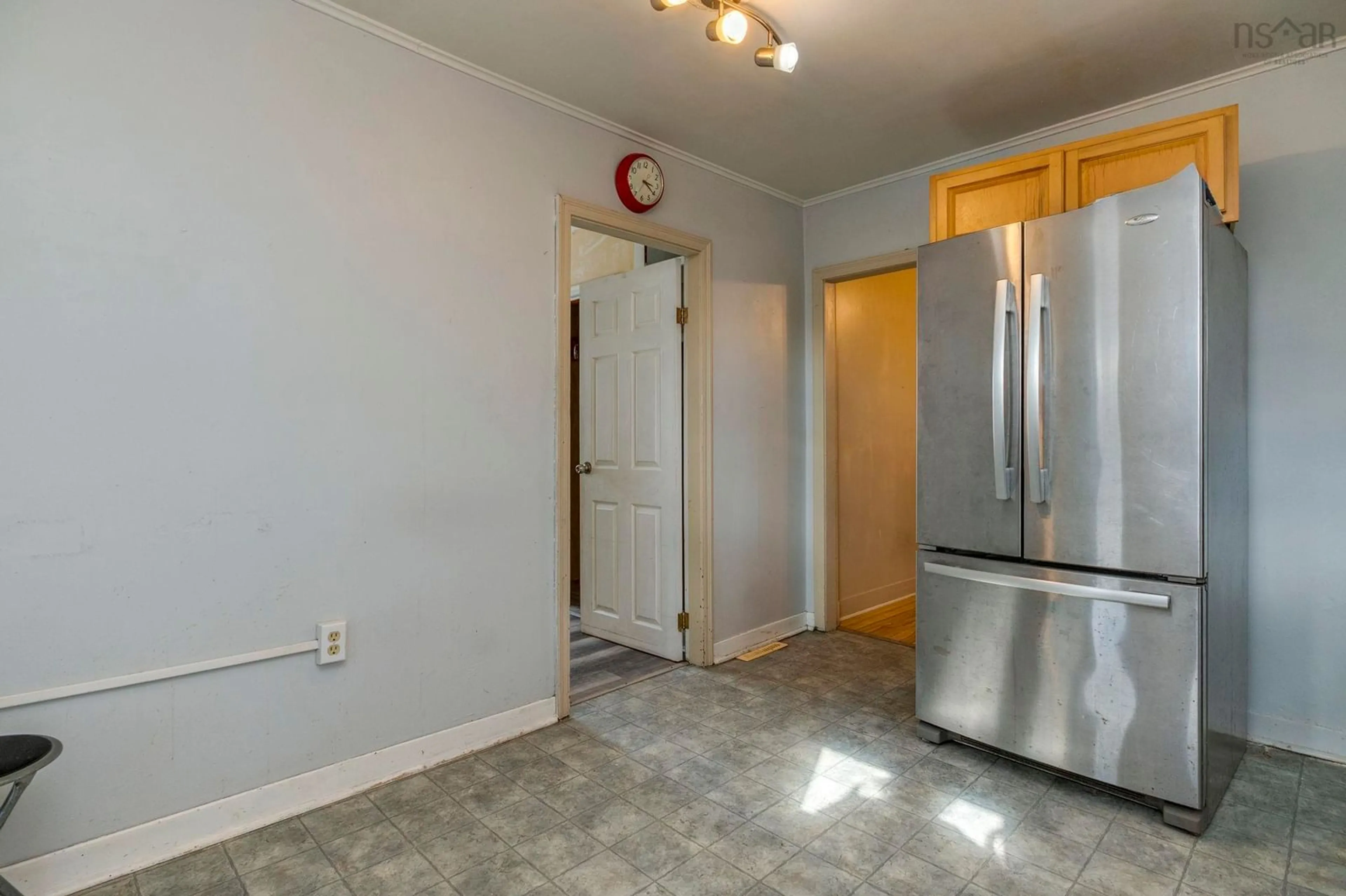 Unknown for 16 High St, Dartmouth Nova Scotia B2W 1G7