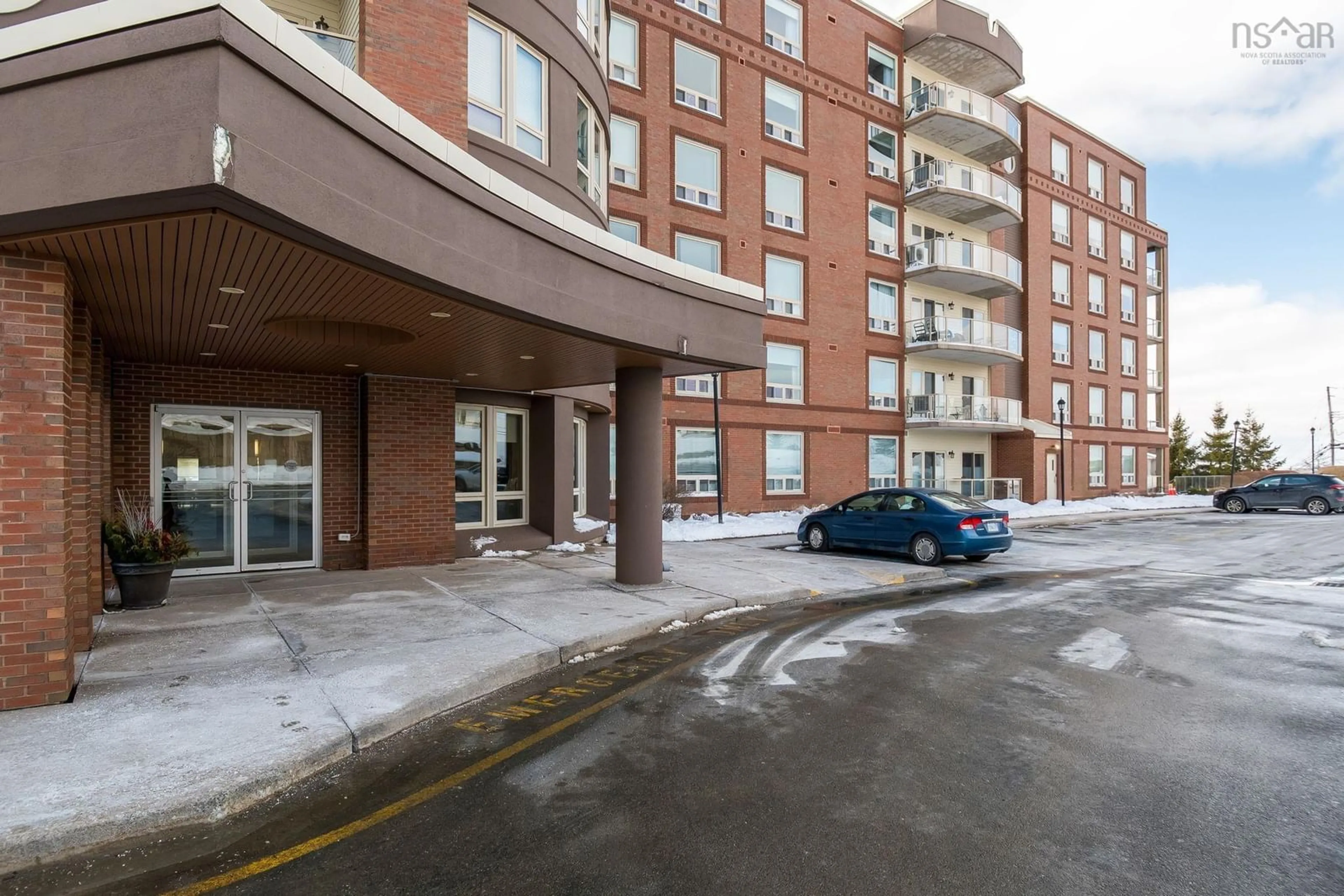 Indoor foyer for 77 Russell Lake #306, Dartmouth Nova Scotia B2W 6R8