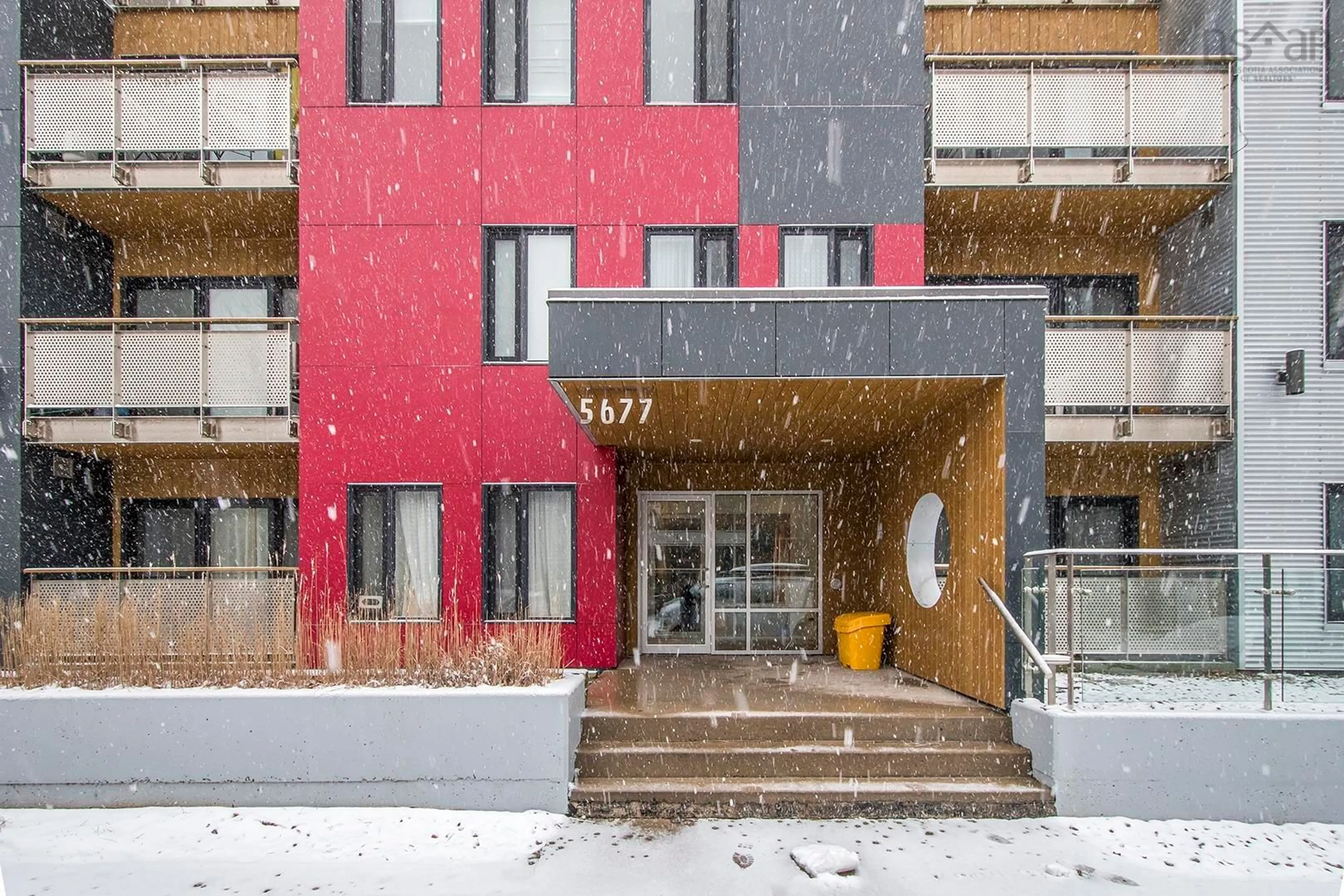 Indoor foyer for 5677 Harris St #213, Halifax Nova Scotia B3K 0G4