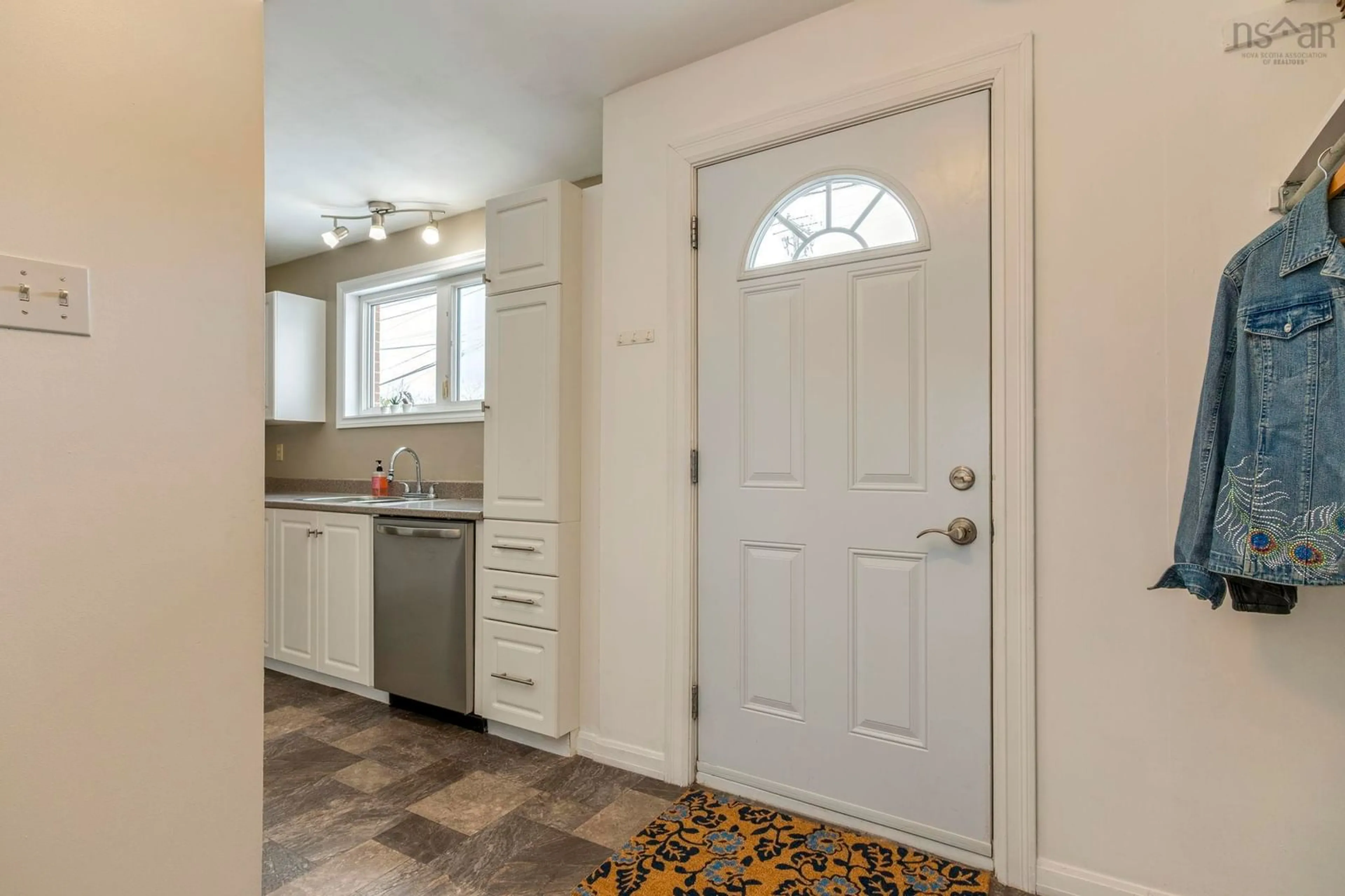 Indoor entryway for 87 Chameau Cres, Cole Harbour Nova Scotia B2W 5G5