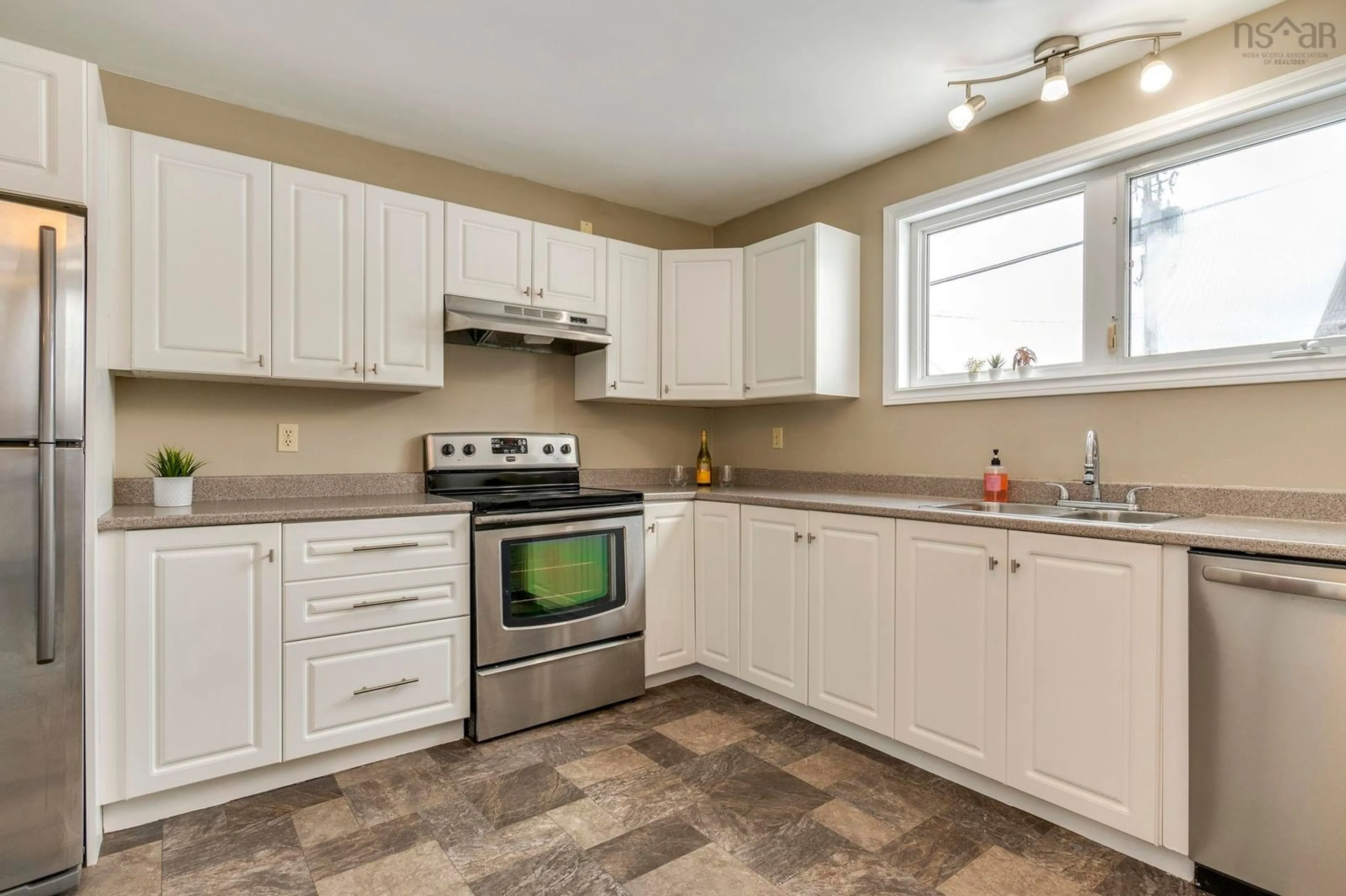 Standard kitchen, unknown for 87 Chameau Cres, Cole Harbour Nova Scotia B2W 5G5