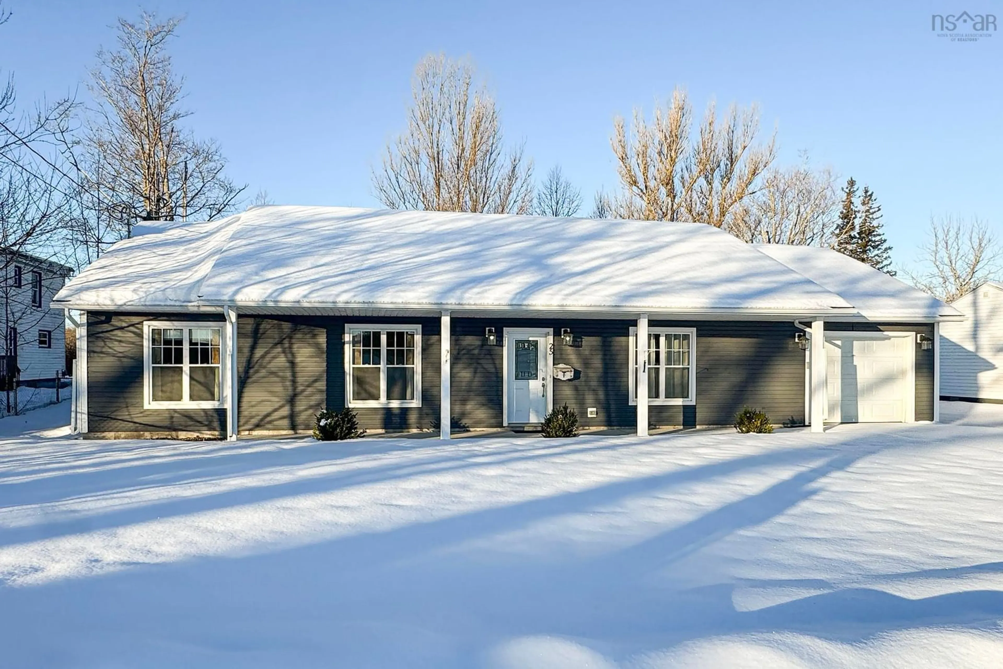 Home with vinyl exterior material, street for 25 Gates Ave, Middleton Nova Scotia B0S 1P0