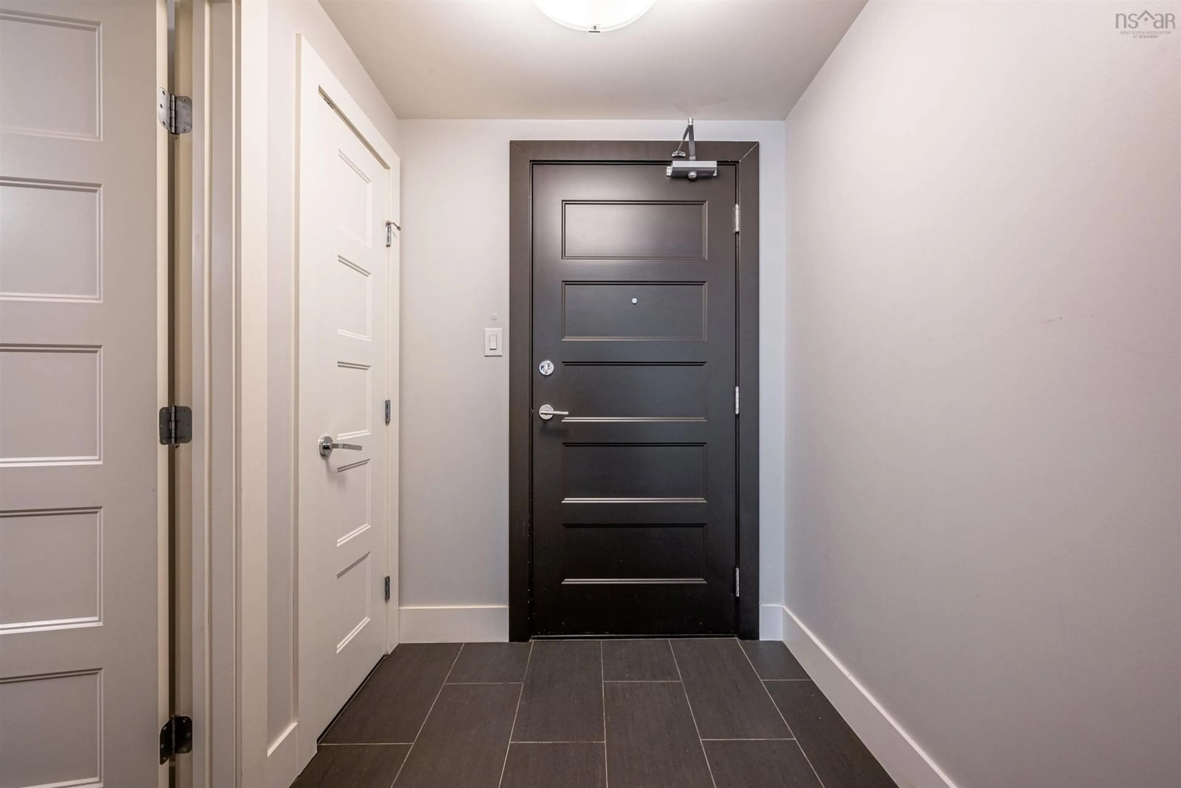 Indoor entryway for 15 Kings Wharf Pl #403, Dartmouth Nova Scotia B2Y 0C2