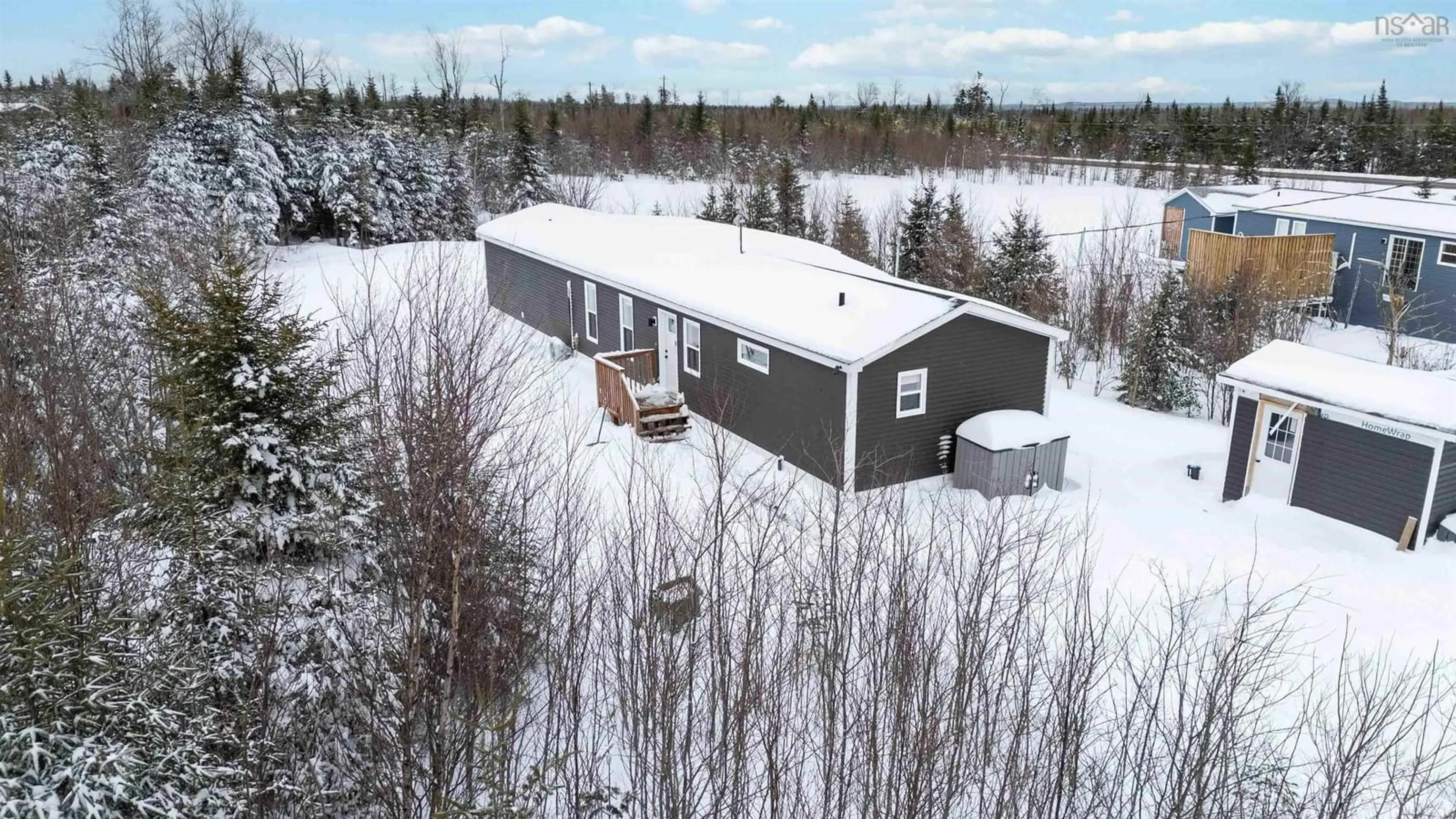 A pic from outside/outdoor area/front of a property/back of a property/a pic from drone, building for 33 Jet Crt, Devon Nova Scotia B2T 0N8