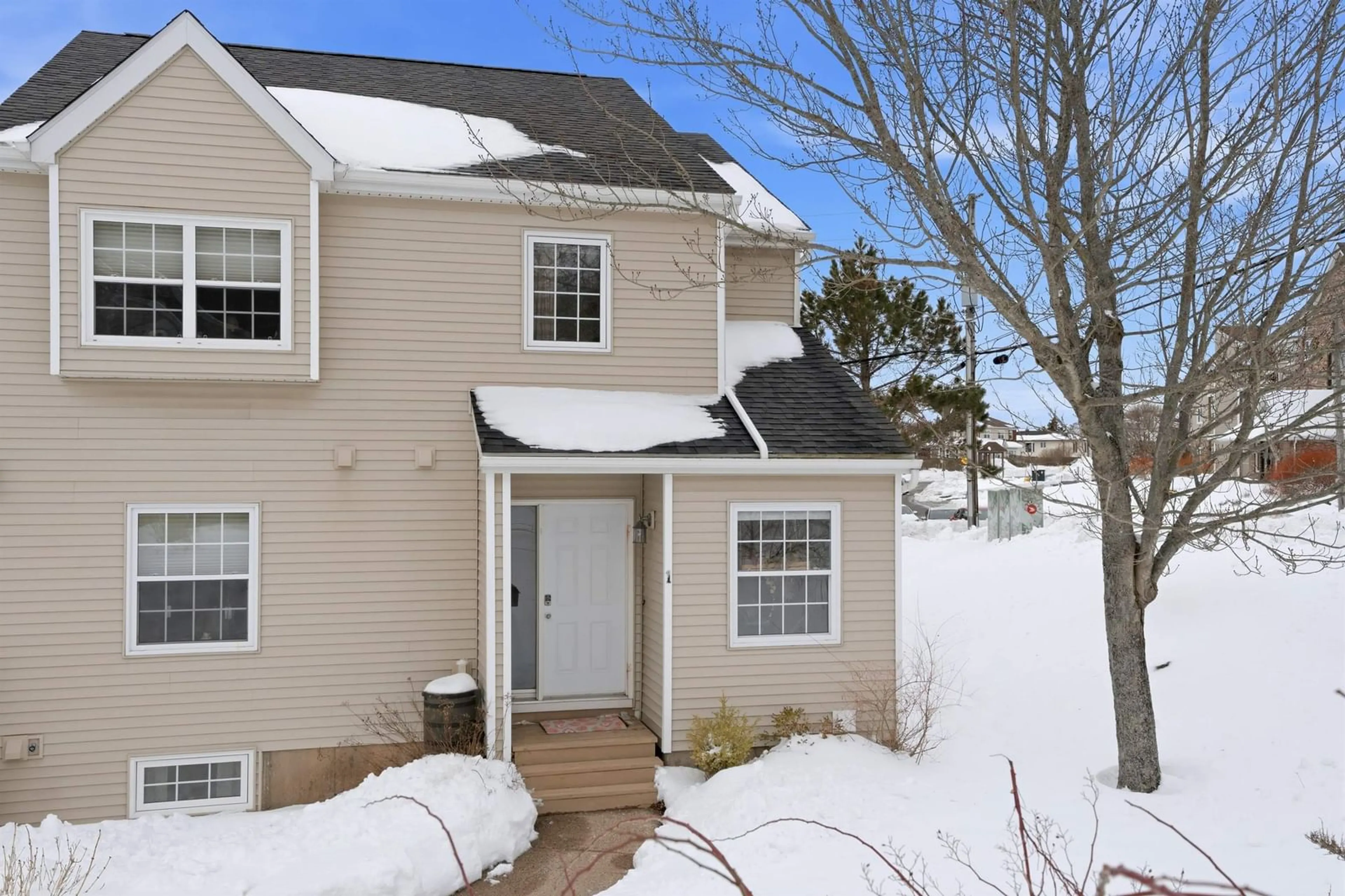 Home with vinyl exterior material, street for 1 Collins Grove Crt #1, Dartmouth Nova Scotia B2W 5Y1