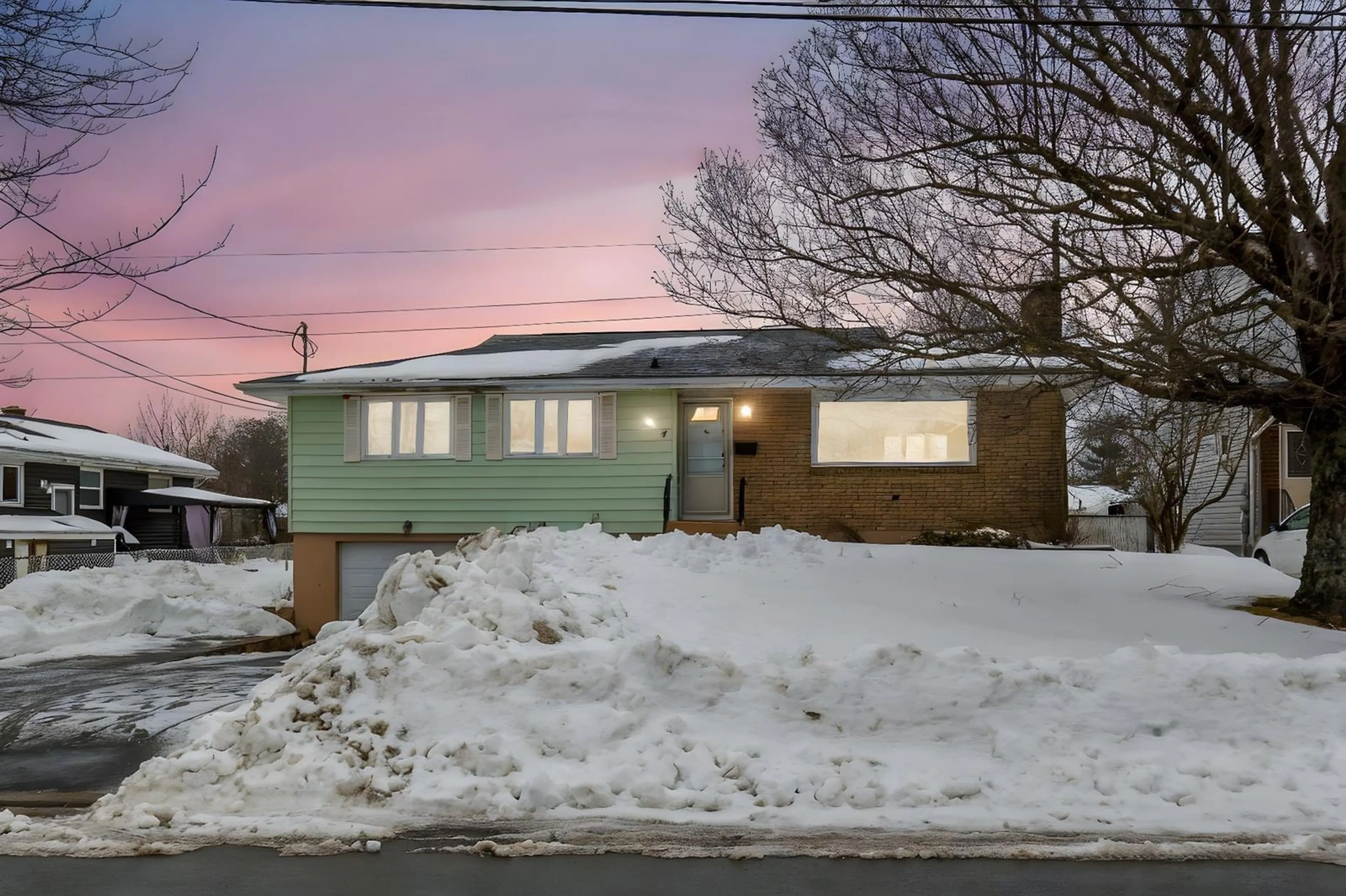 Unknown for 24 Christopher Ave, Dartmouth Nova Scotia B2W 3G3