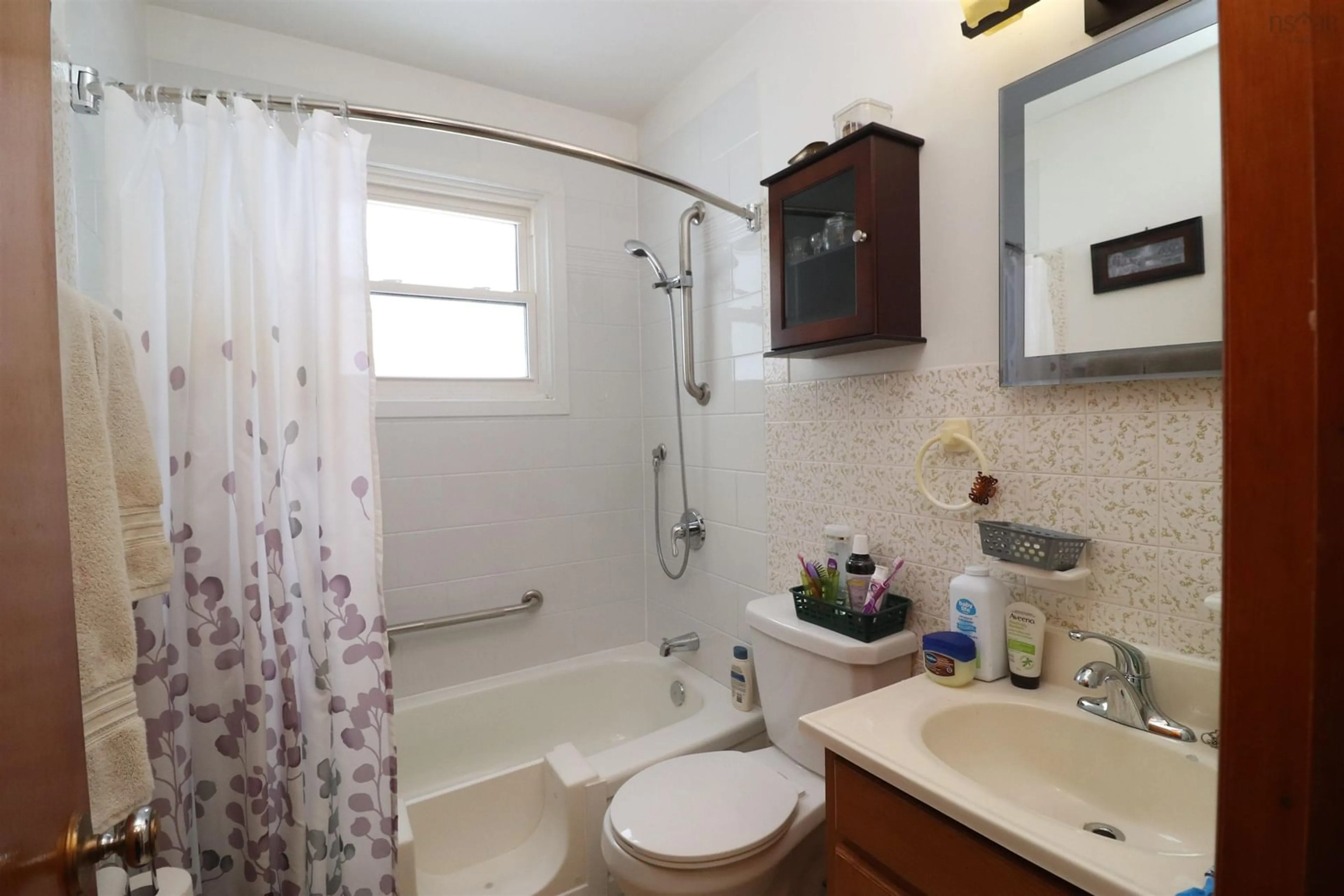 Standard bathroom, ceramic/tile floor for 101 Laurie St, Truro Nova Scotia B2N 4S9