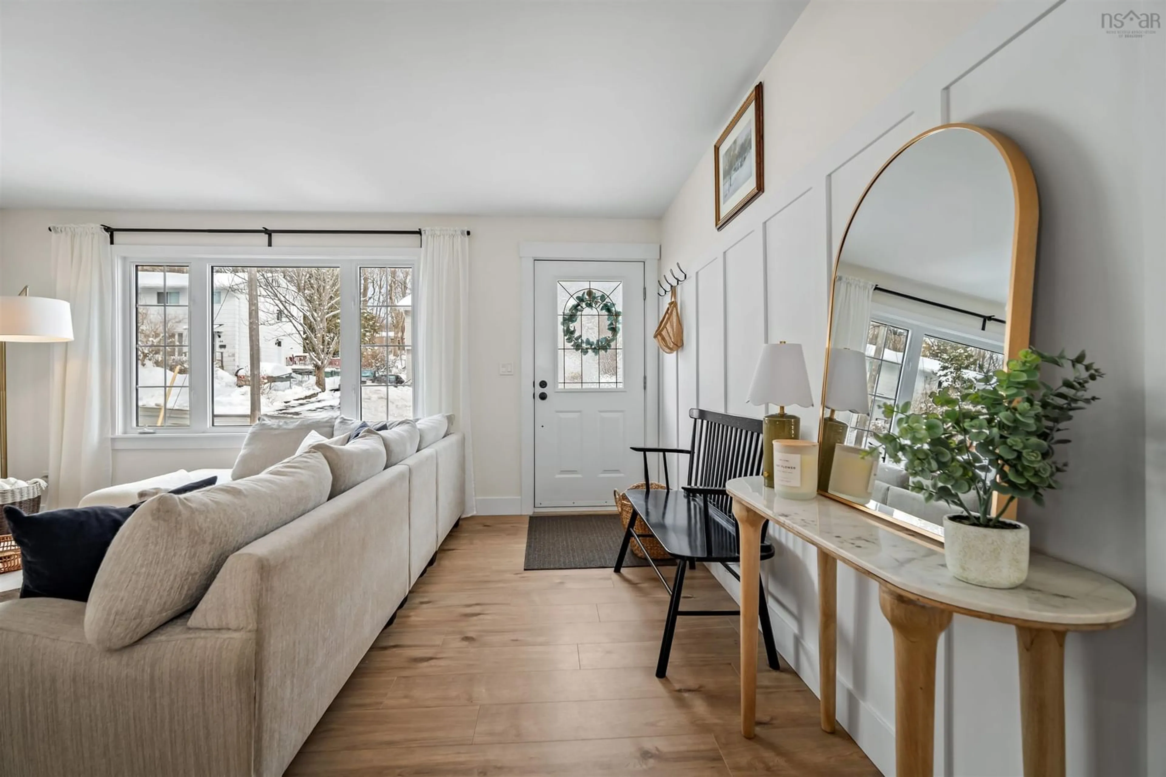 Indoor entryway for 187 Rankin Dr, Lower Sackville Nova Scotia B4C 3B4