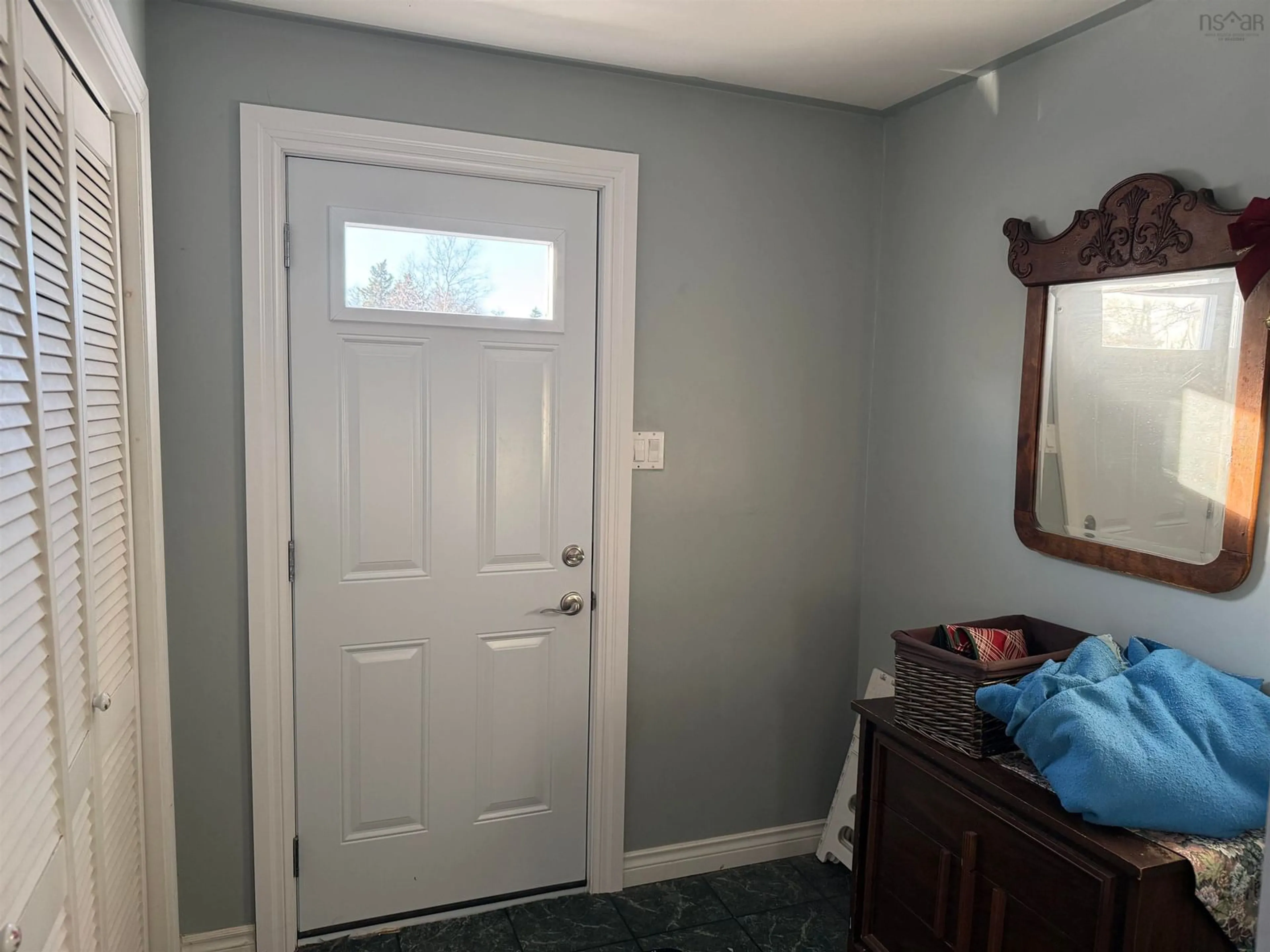 Indoor entryway for 1759 Temperance St, Westville Nova Scotia B0K 2A0
