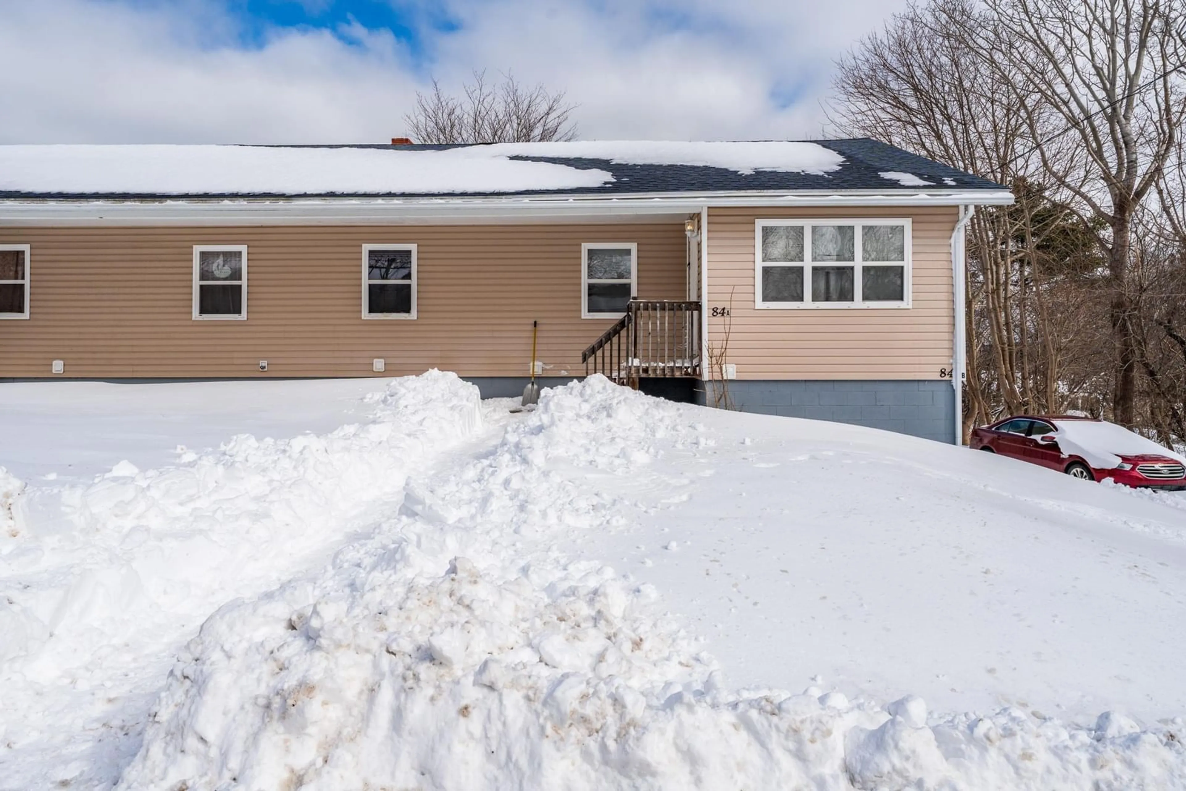 Home with vinyl exterior material, street for 84 Third Ave, Digby Nova Scotia B0V 1A0