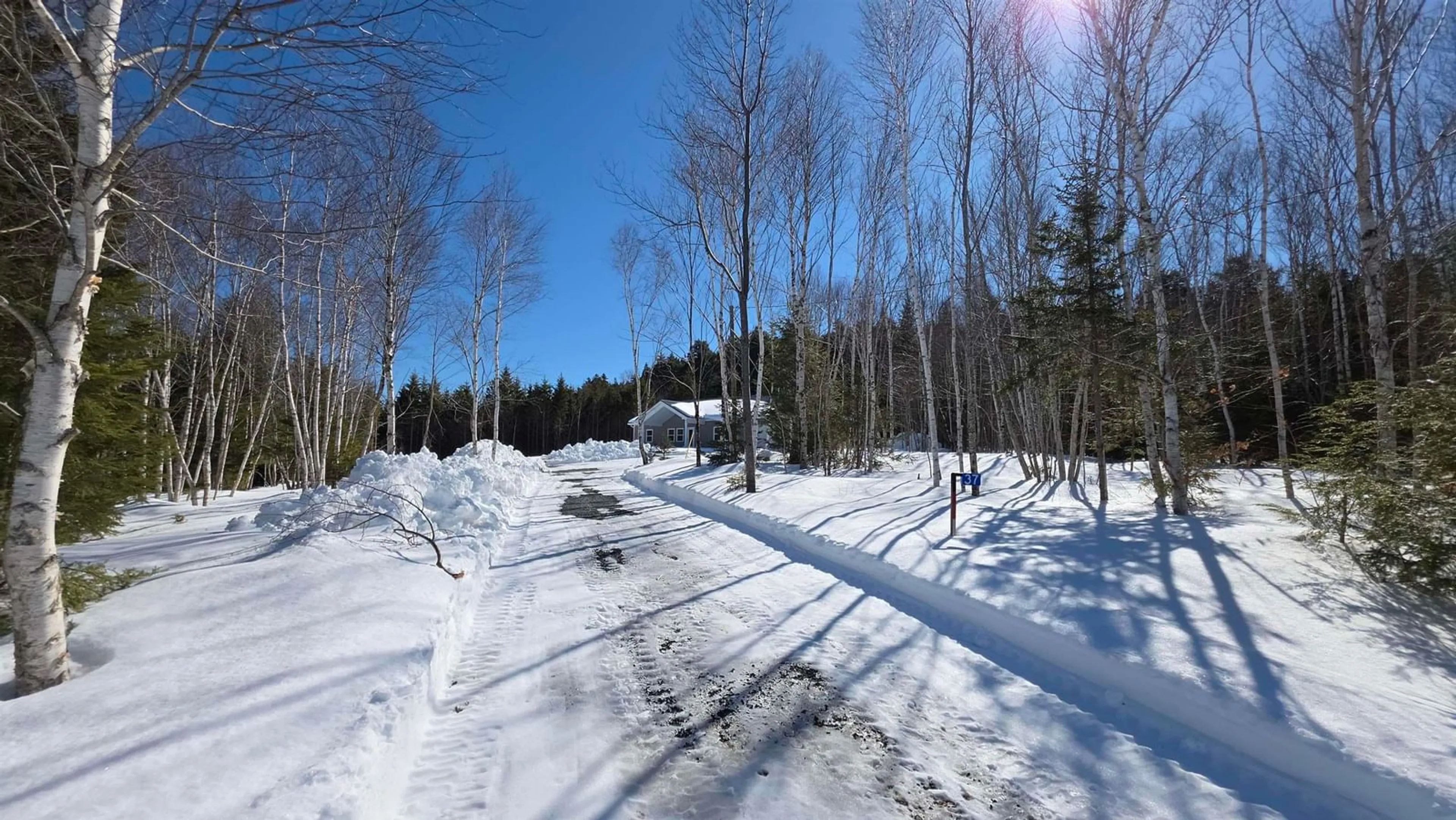 Unknown for 37 Raspberry Court, Italy Cross Nova Scotia B4V 0S5