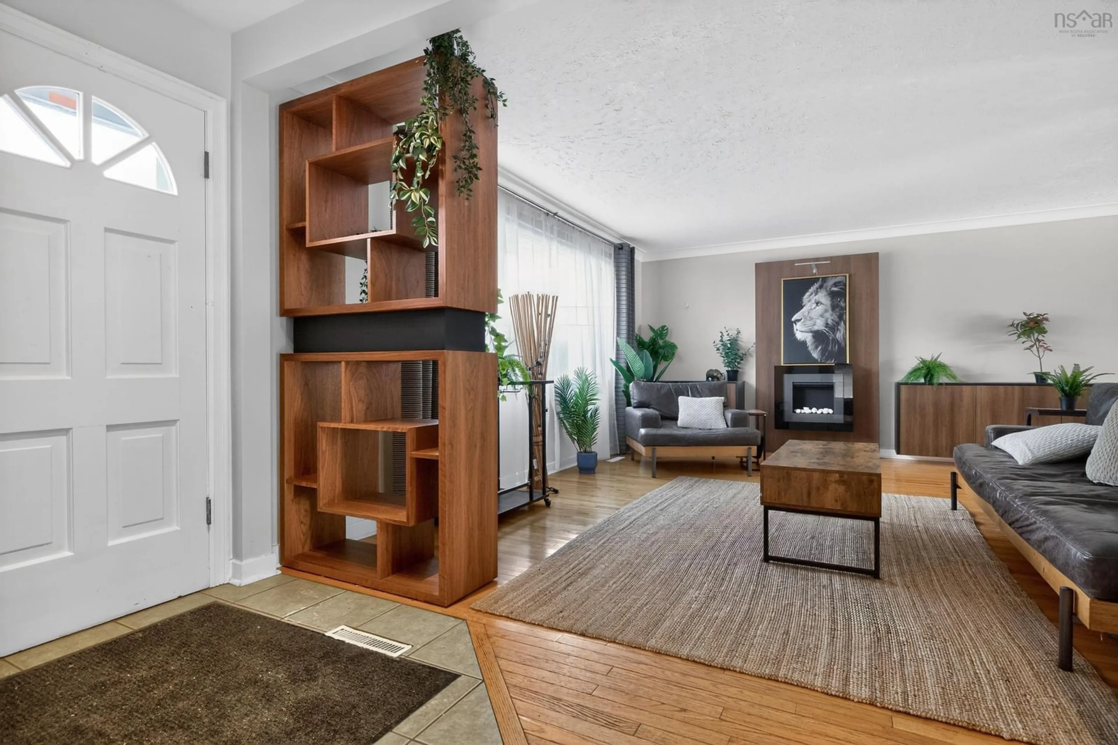 Indoor entryway for 37 Lawnsdale Dr, Dartmouth Nova Scotia B3A 2N5